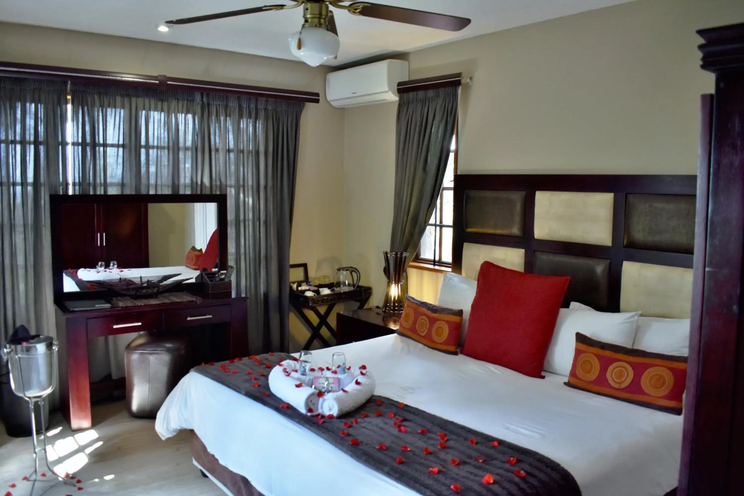 Bedroom, Bed in Waterfalls Boutique Hotel Bedroom, Bed in Waterfalls Boutique Hotel