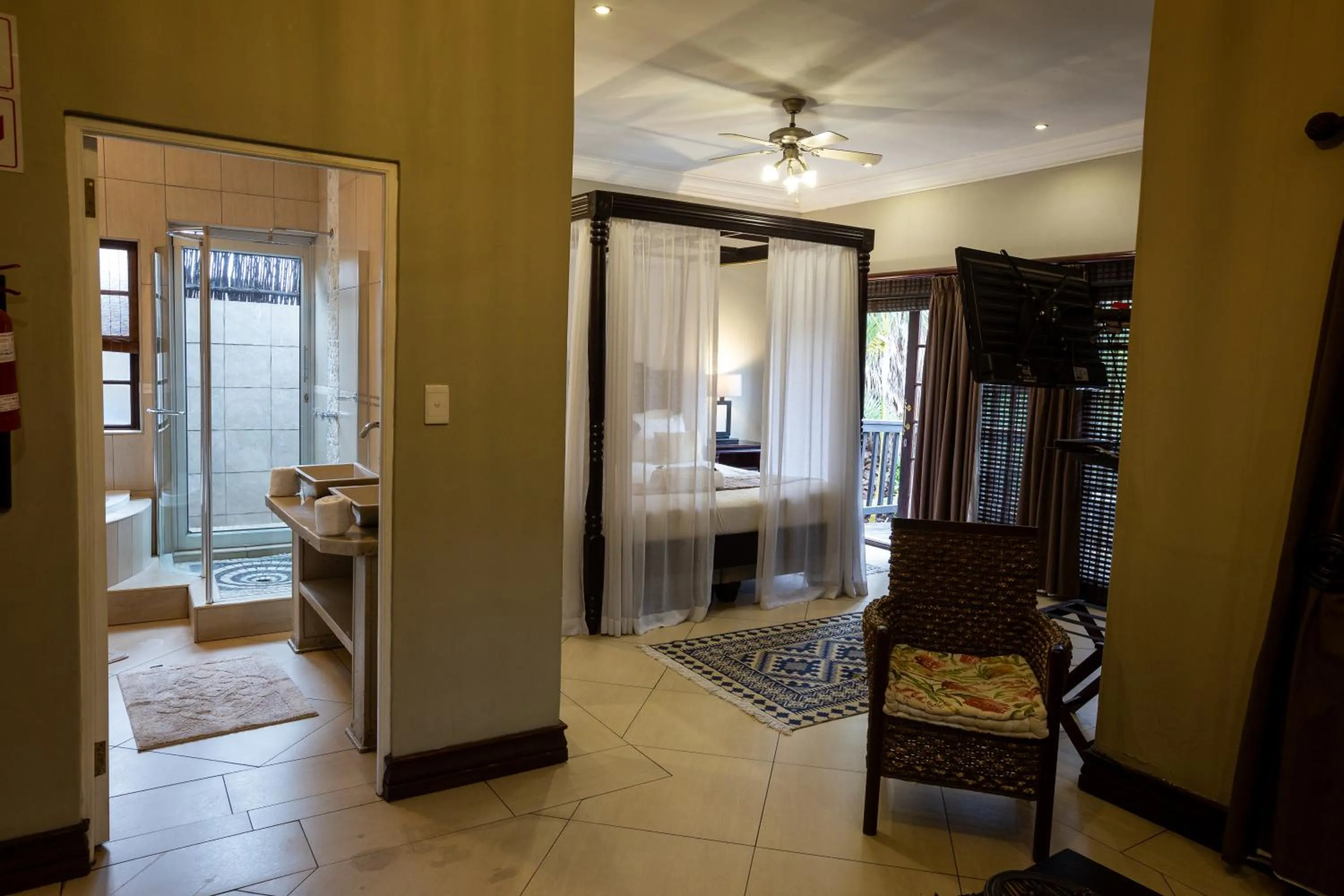 Area and facilities in Waterfalls Boutique Hotel