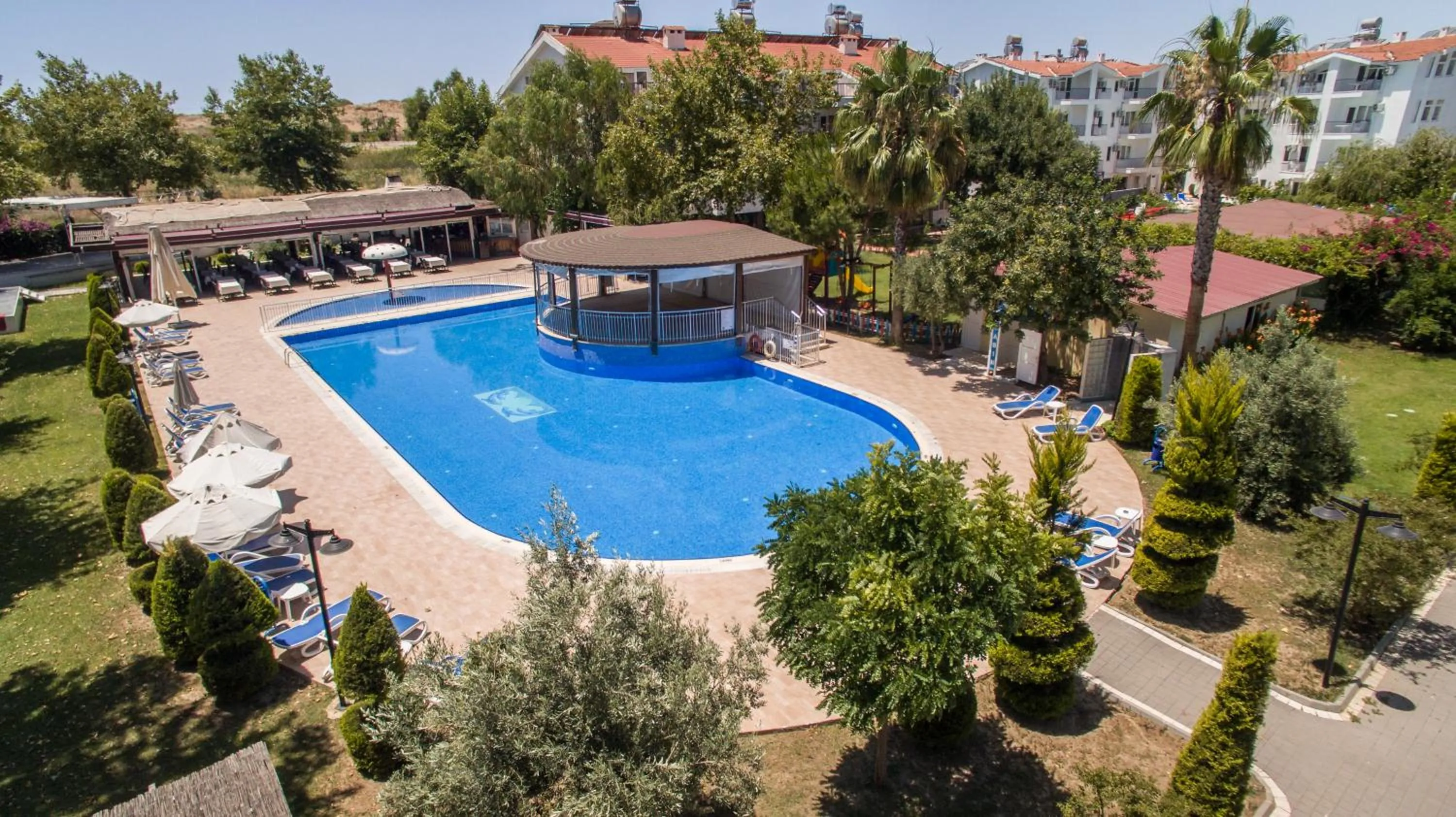 Swimming pool in Irem Garden Hotel & Apartments