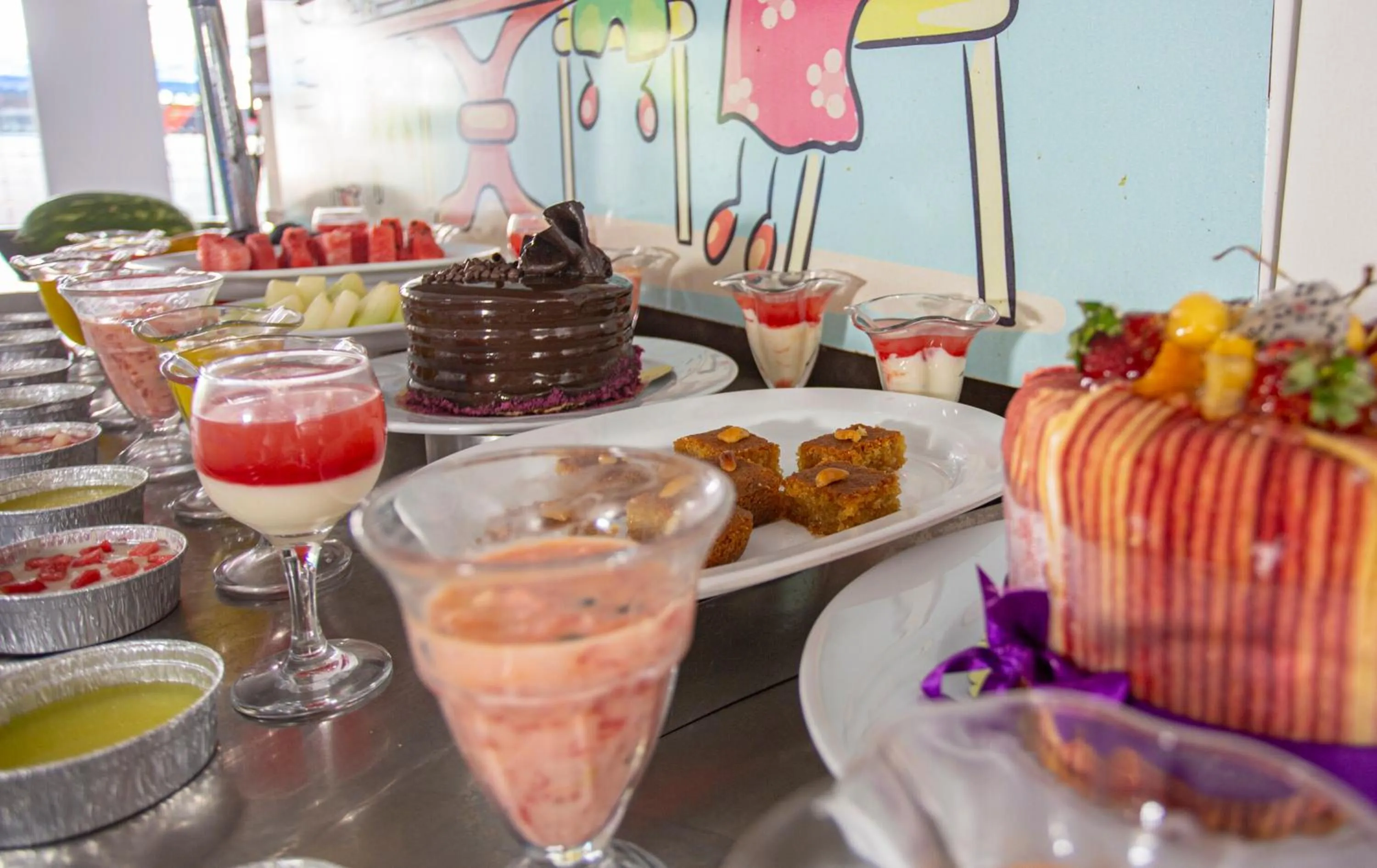 Restaurant/places to eat in Irem Garden Hotel & Apartments