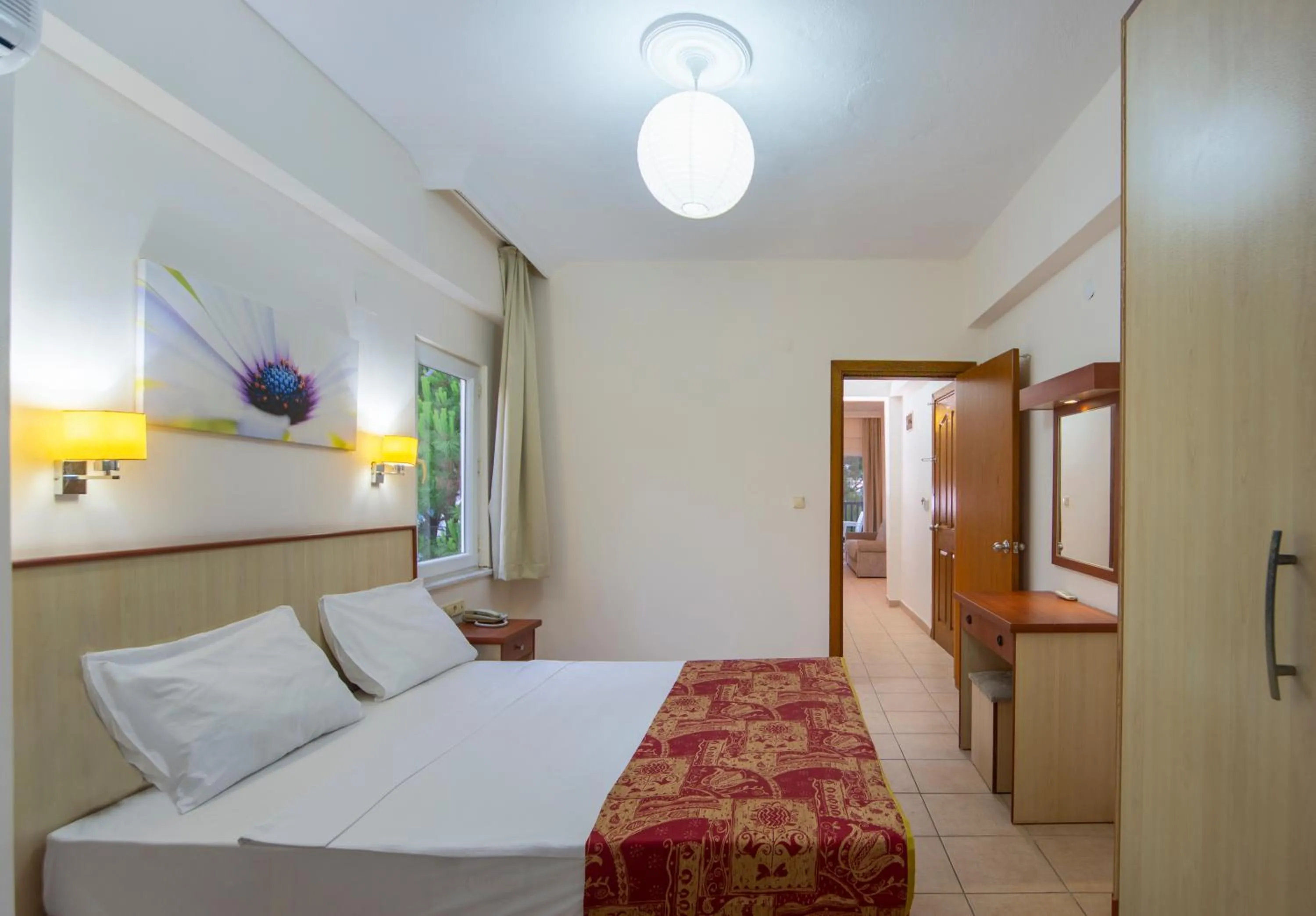 Bed in Irem Garden Hotel & Apartments