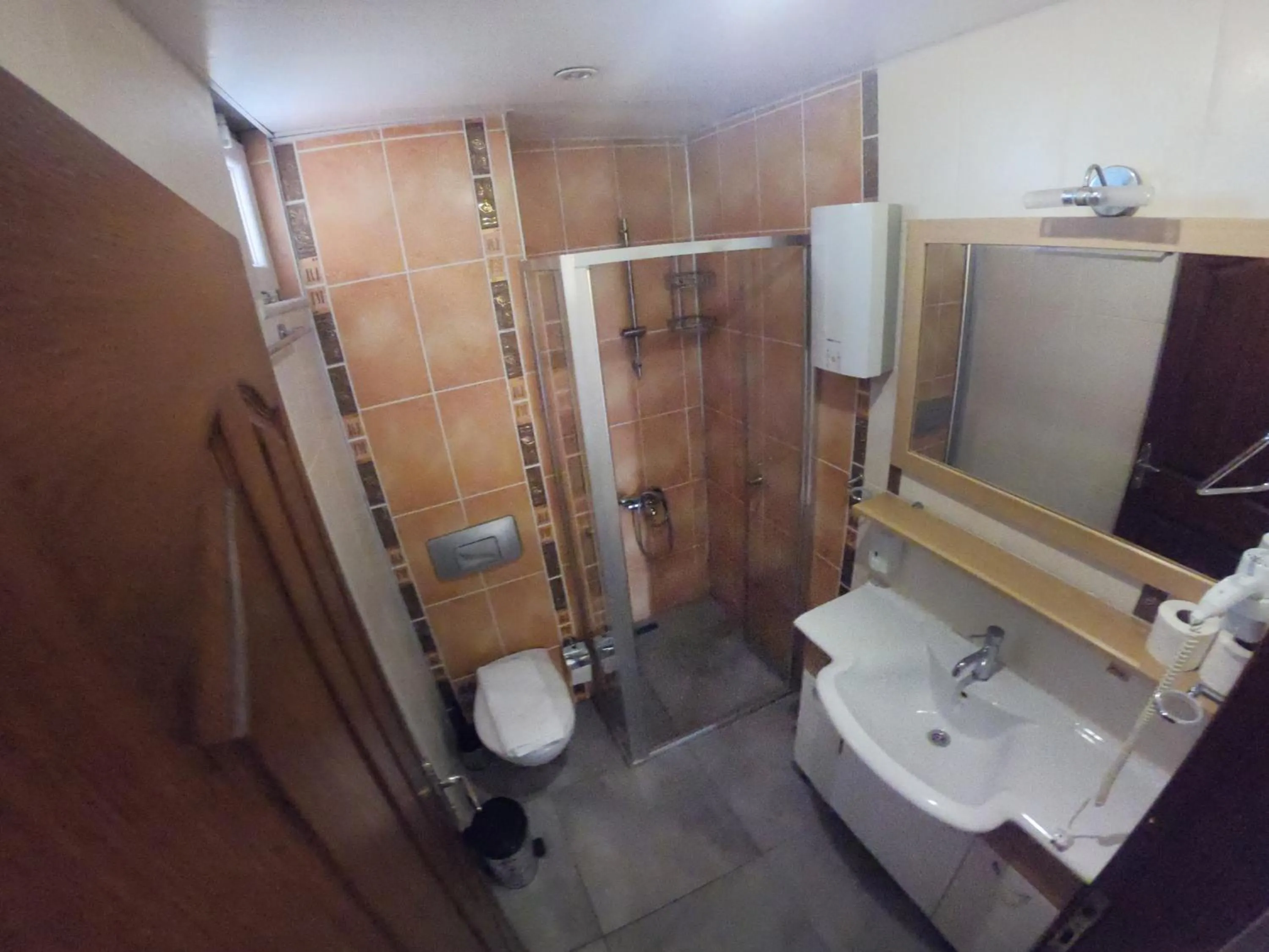 Shower in Irem Garden Hotel & Apartments