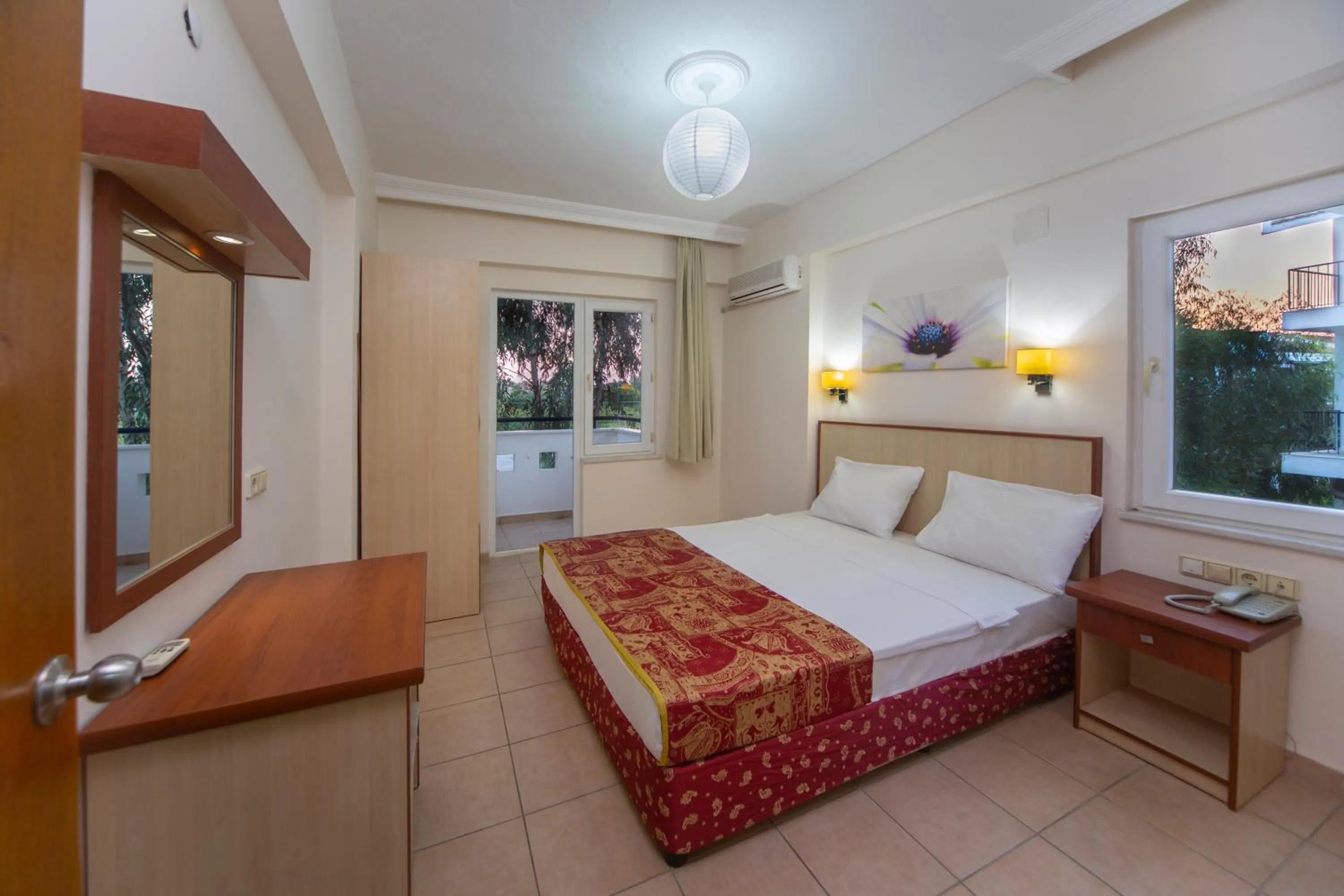 Bed in Irem Garden Hotel & Apartments