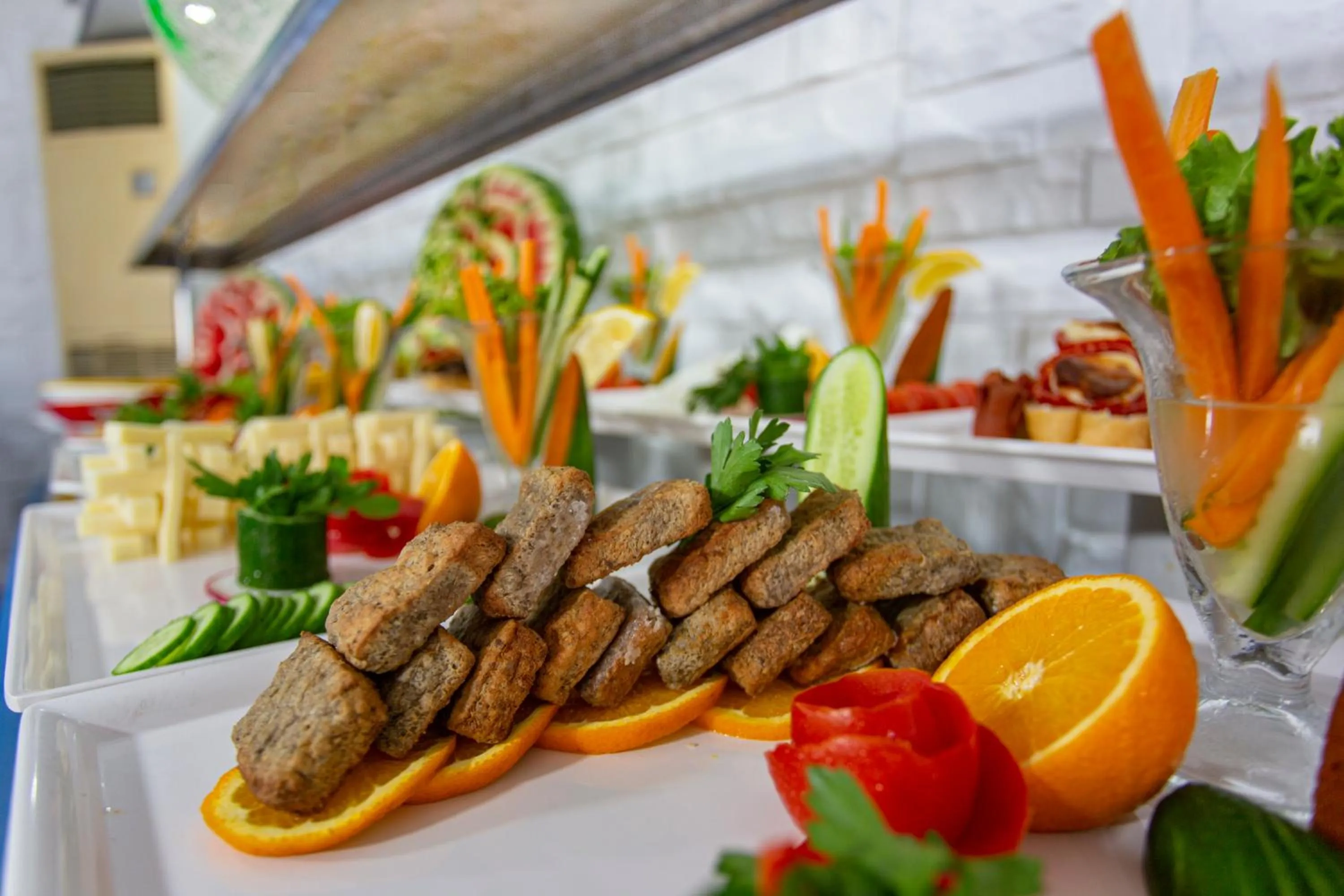 Restaurant/places to eat in Irem Garden Hotel & Apartments