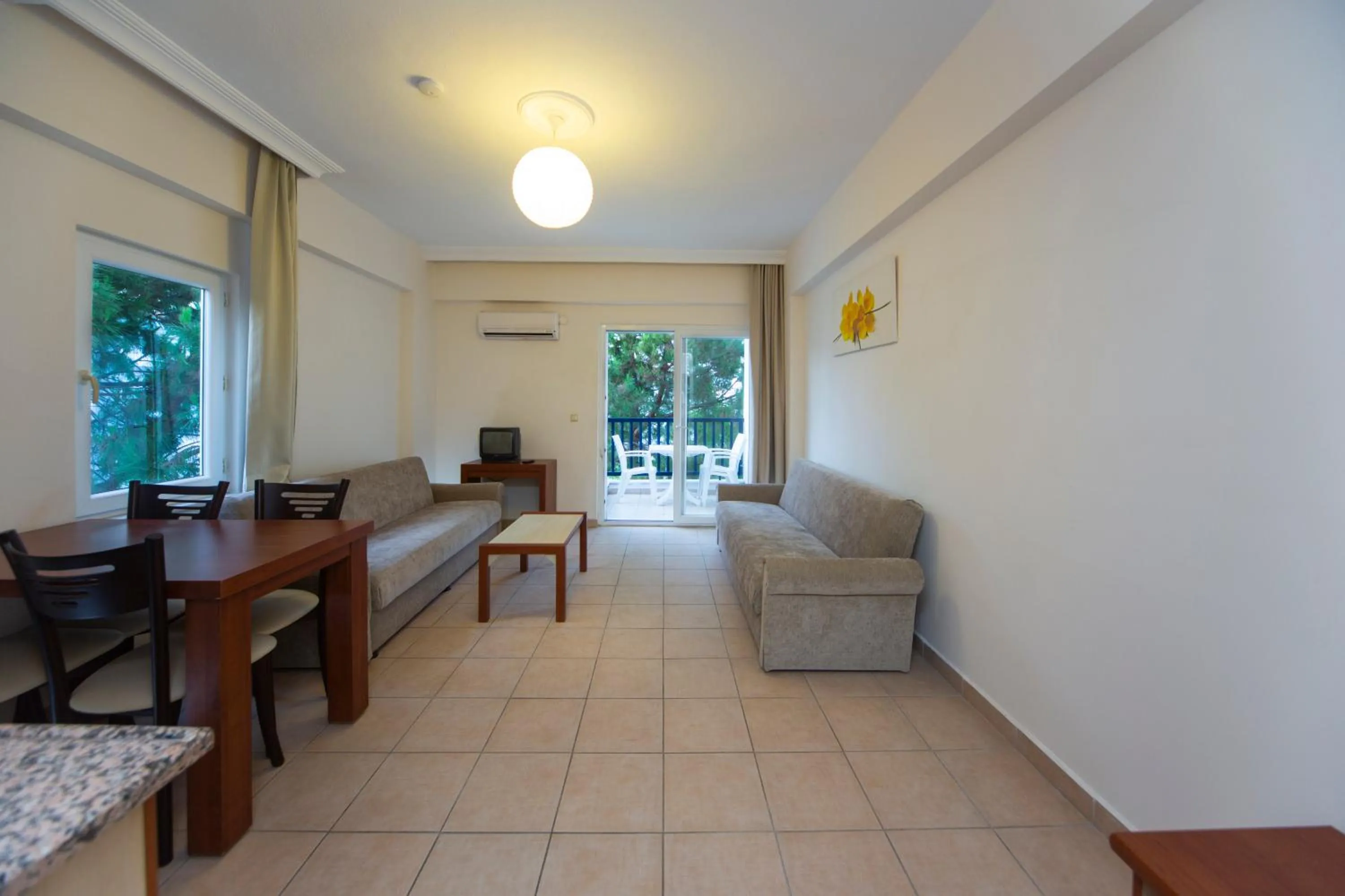 Living room in Irem Garden Hotel & Apartments