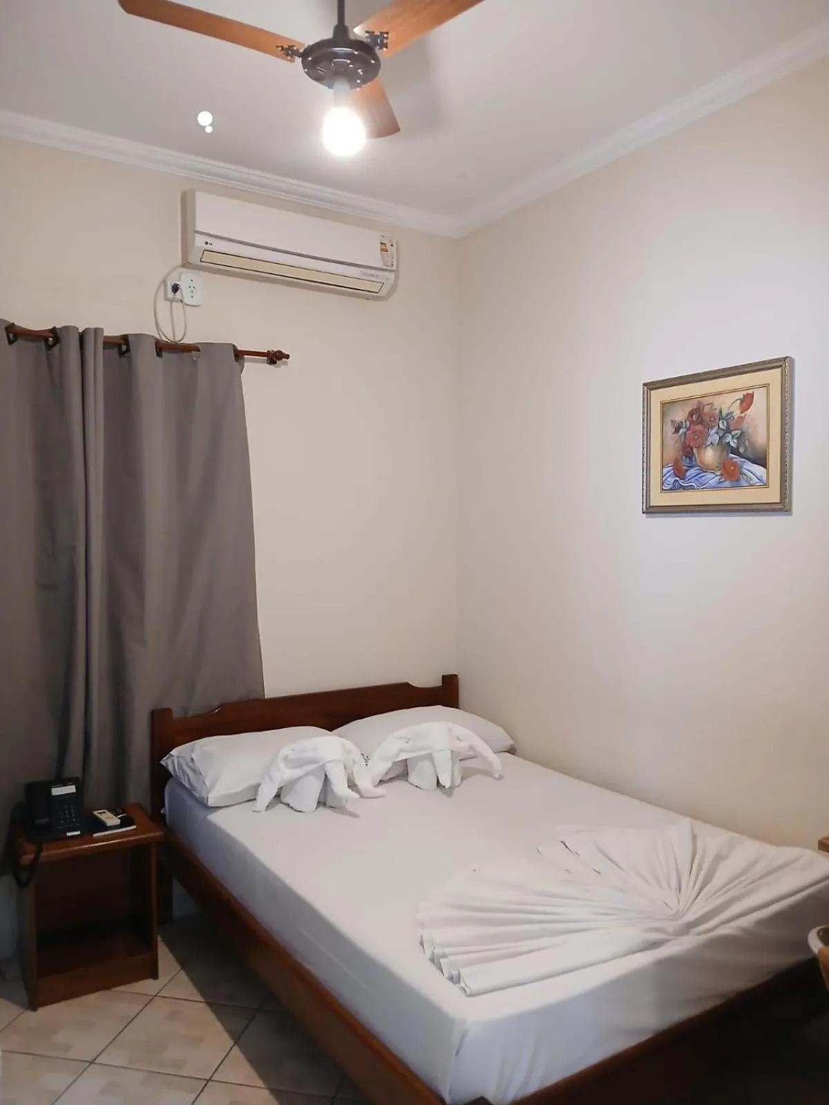 Parking, Bed in Hotel Santo Graal