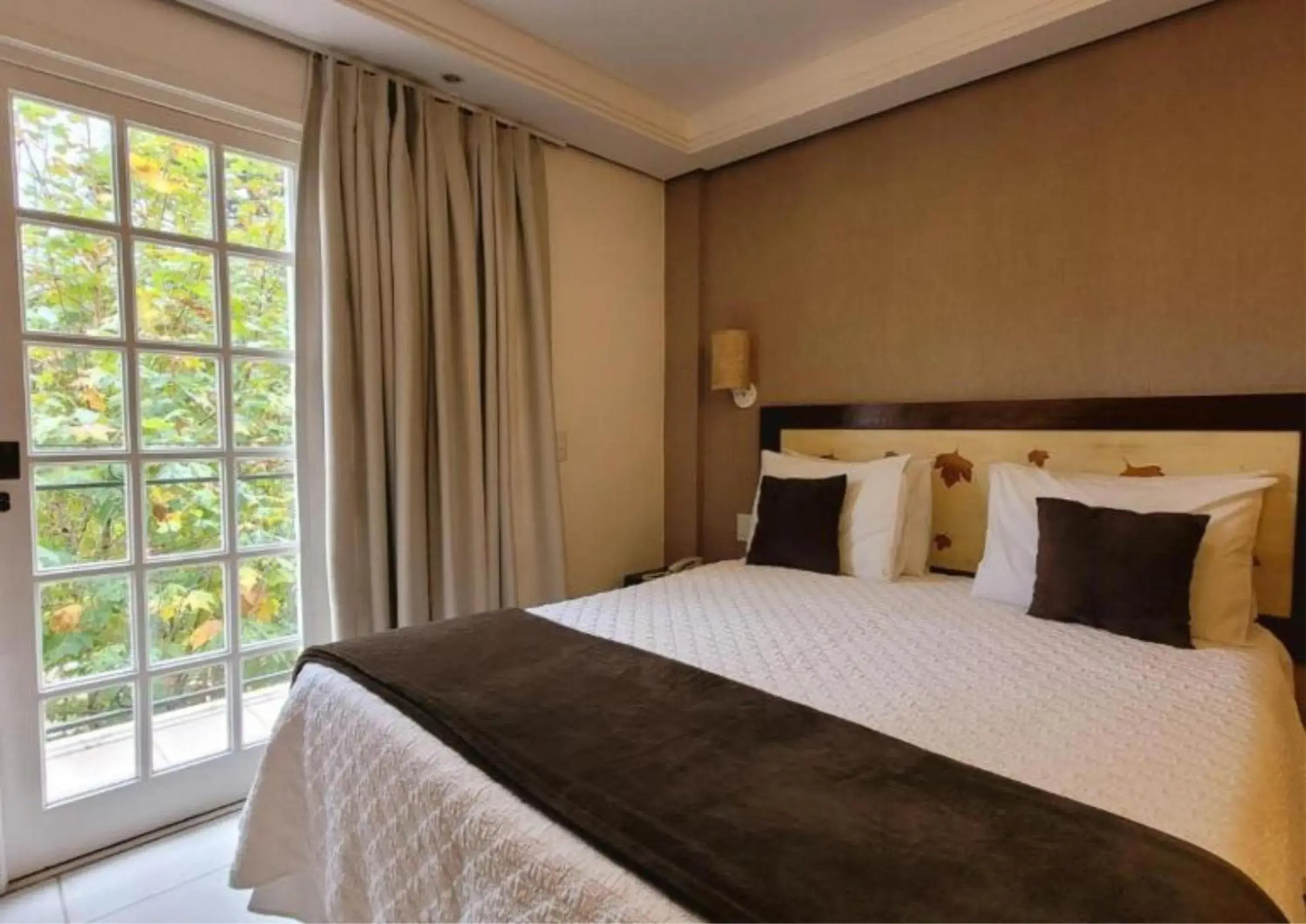 Standard Double or Twin Room - single occupancy in Pousada Cheverny - Fácil acesso ao centrinho e Baden Bar Standard Double or Twin Room - single occupancy in Pousada Cheverny - Fácil acesso ao centrinho e Baden Bar