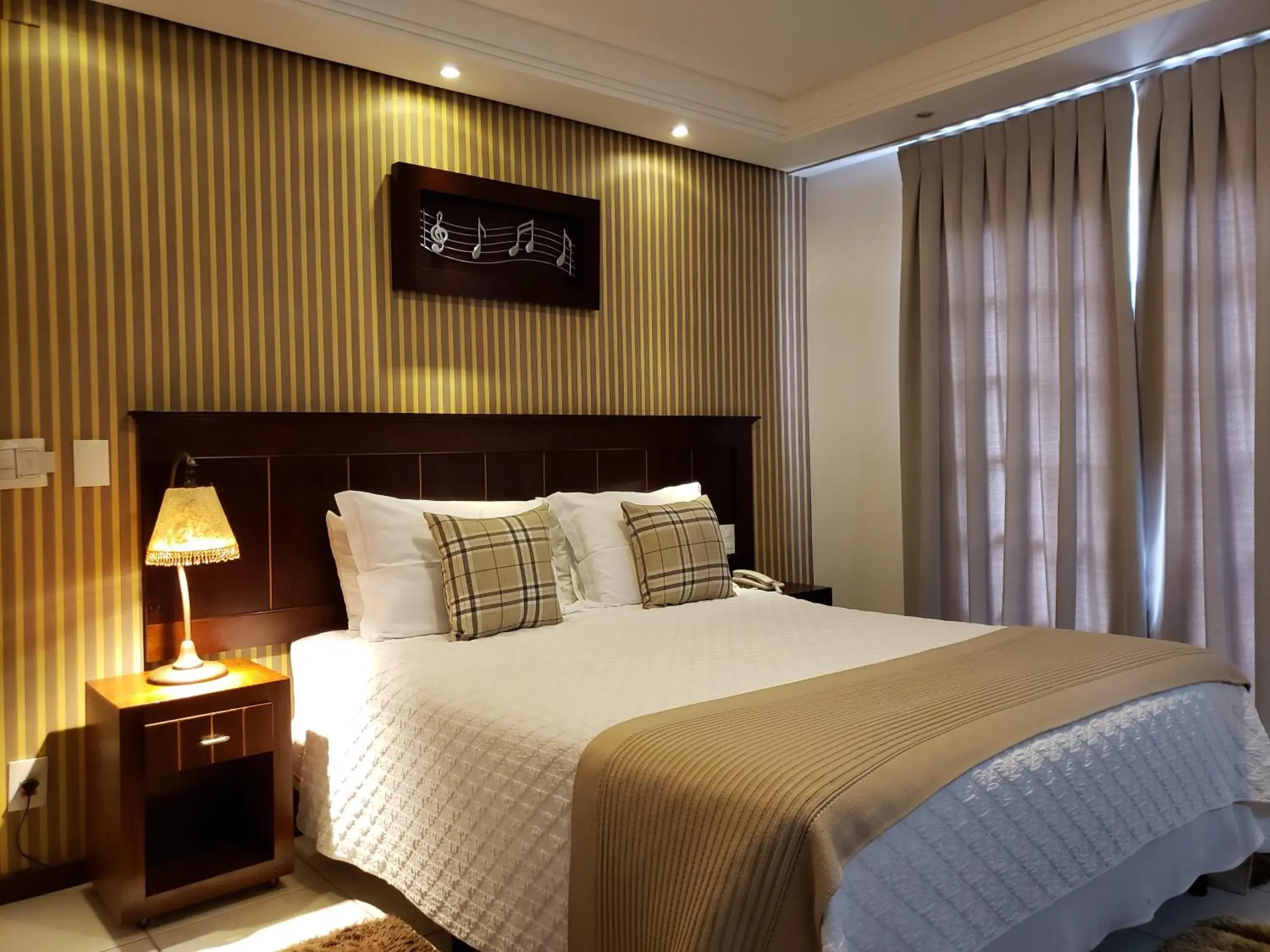 Deluxe Suite - single occupancy in Pousada Cheverny - Fácil acesso ao centrinho e Baden Bar Deluxe Suite - single occupancy in Pousada Cheverny - Fácil acesso ao centrinho e Baden Bar