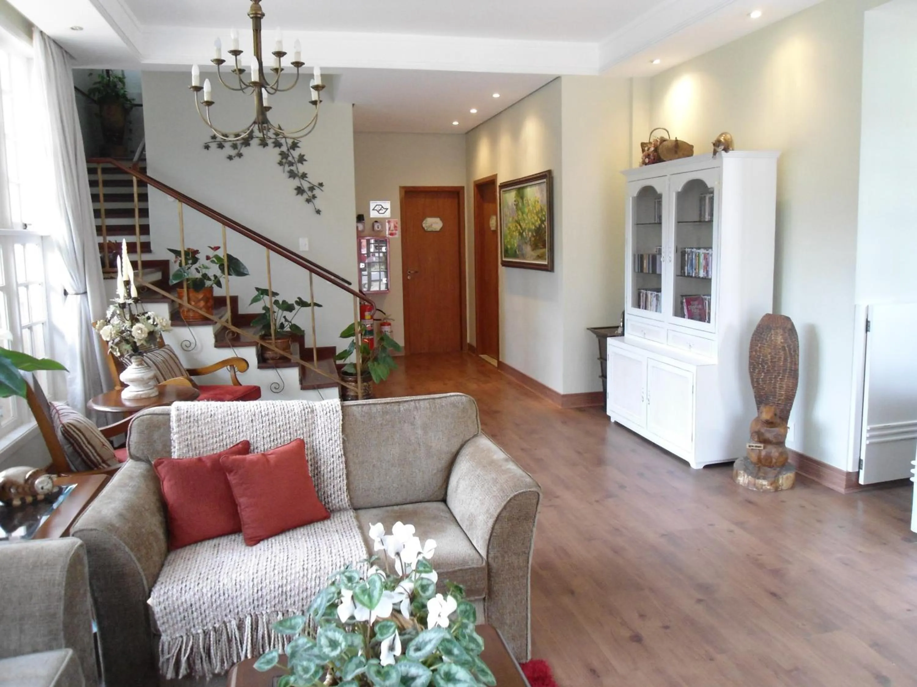 Lobby or reception in Pousada Cheverny - Fácil acesso ao centrinho e Baden Bar