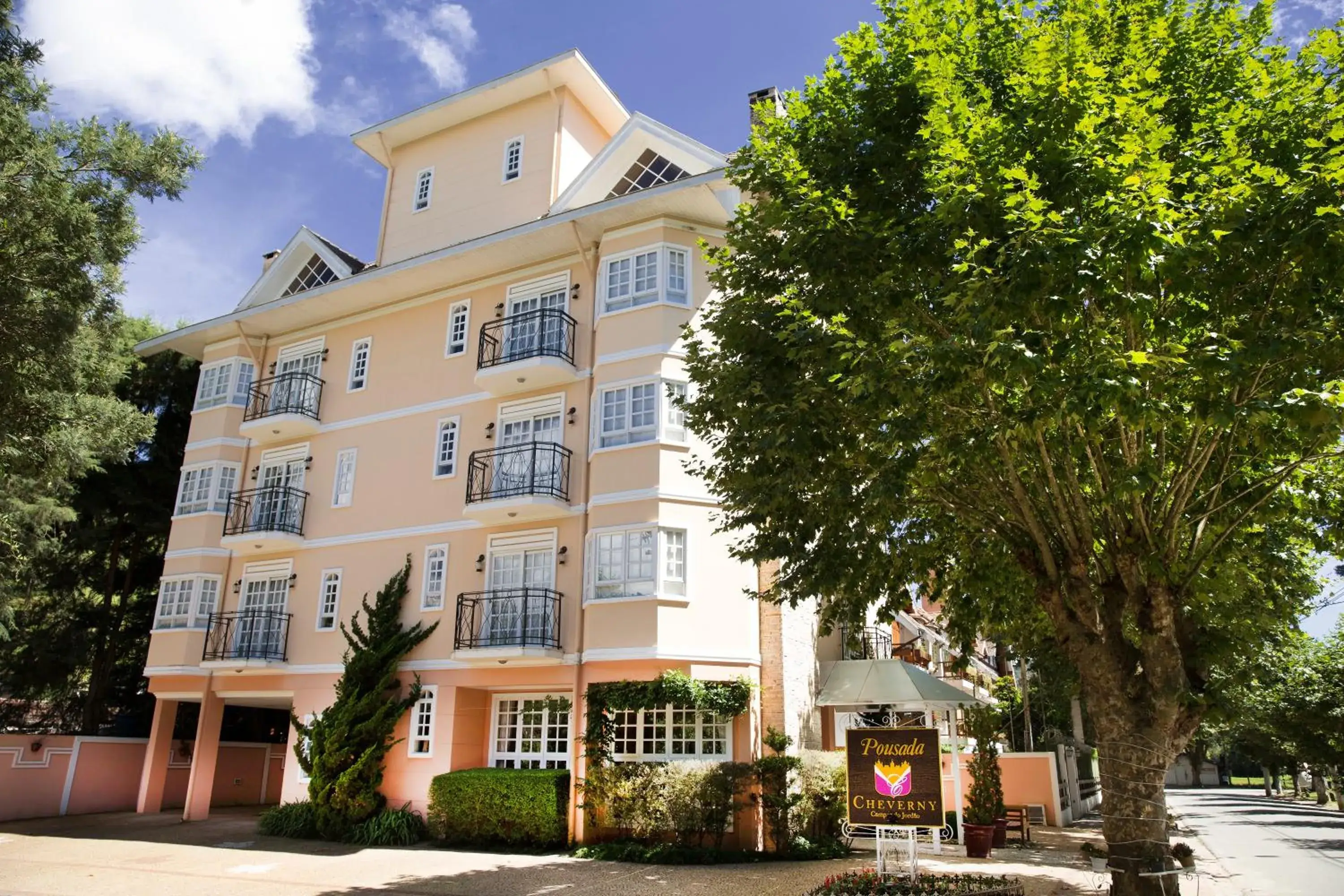 Pousada Cheverny - Fácil acesso ao centrinho e Baden Bar Pousada Cheverny - Fácil acesso ao centrinho e Baden Bar