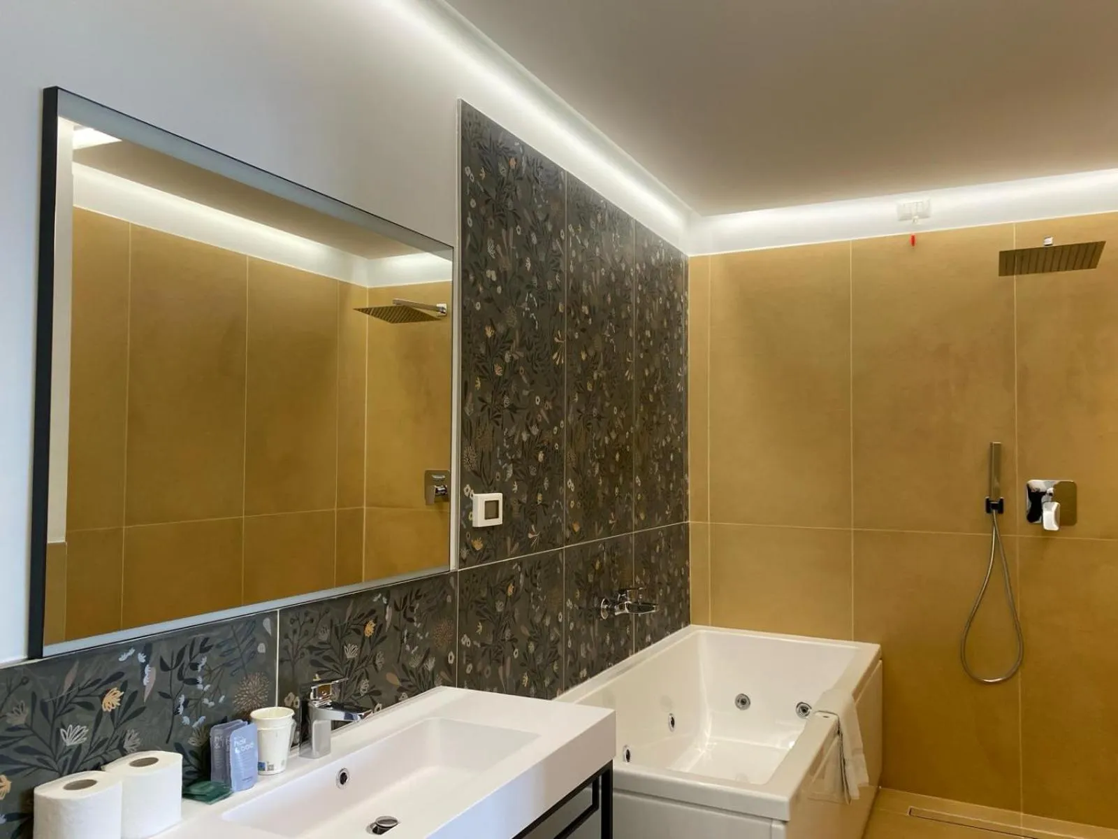 Bathroom in Oasi Village Hotel