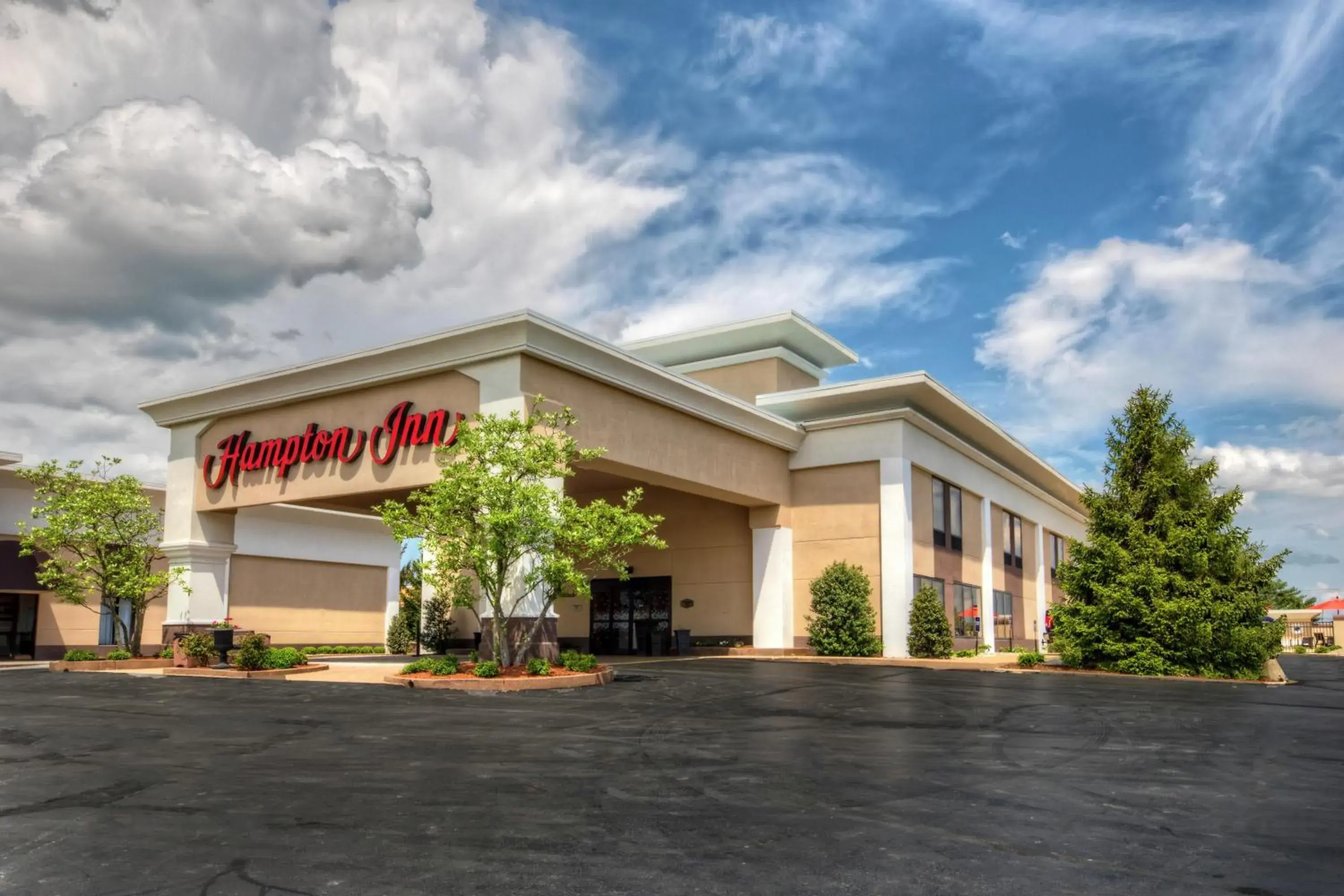 Property building in Hampton Inn Winchester KY Property building in Hampton Inn Winchester KY