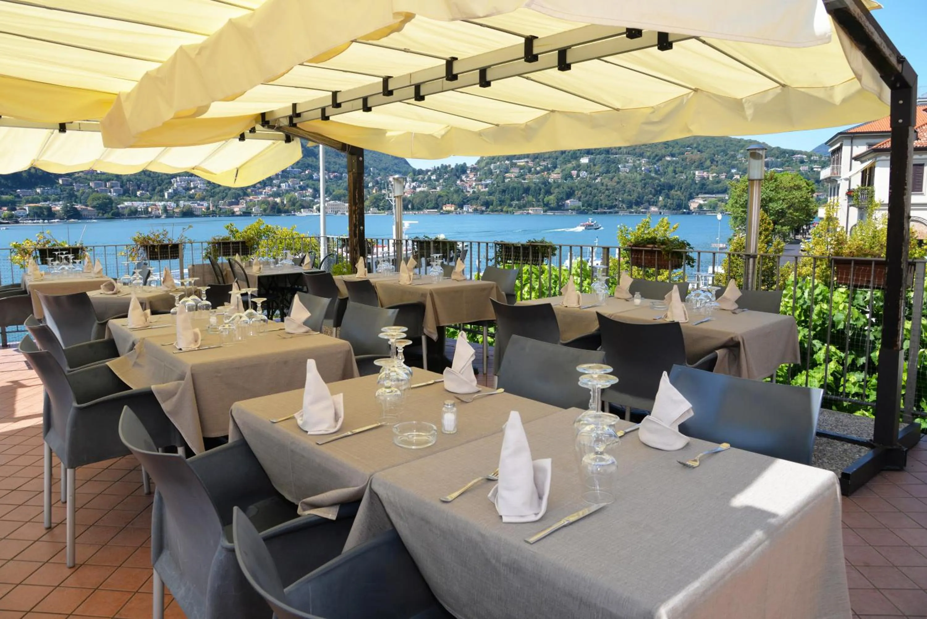 Restaurant/places to eat in Hotel Marco's