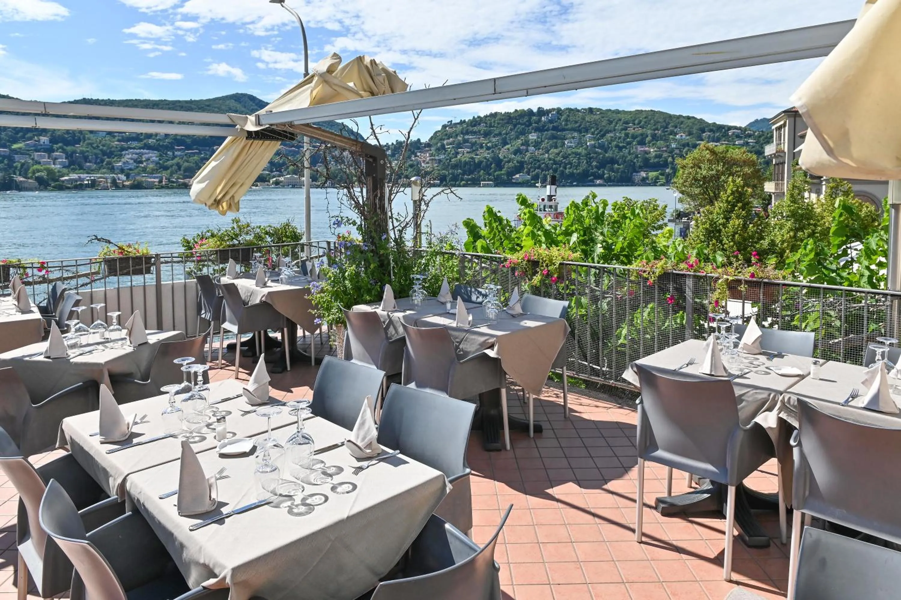 Restaurant/places to eat in Hotel Marco's