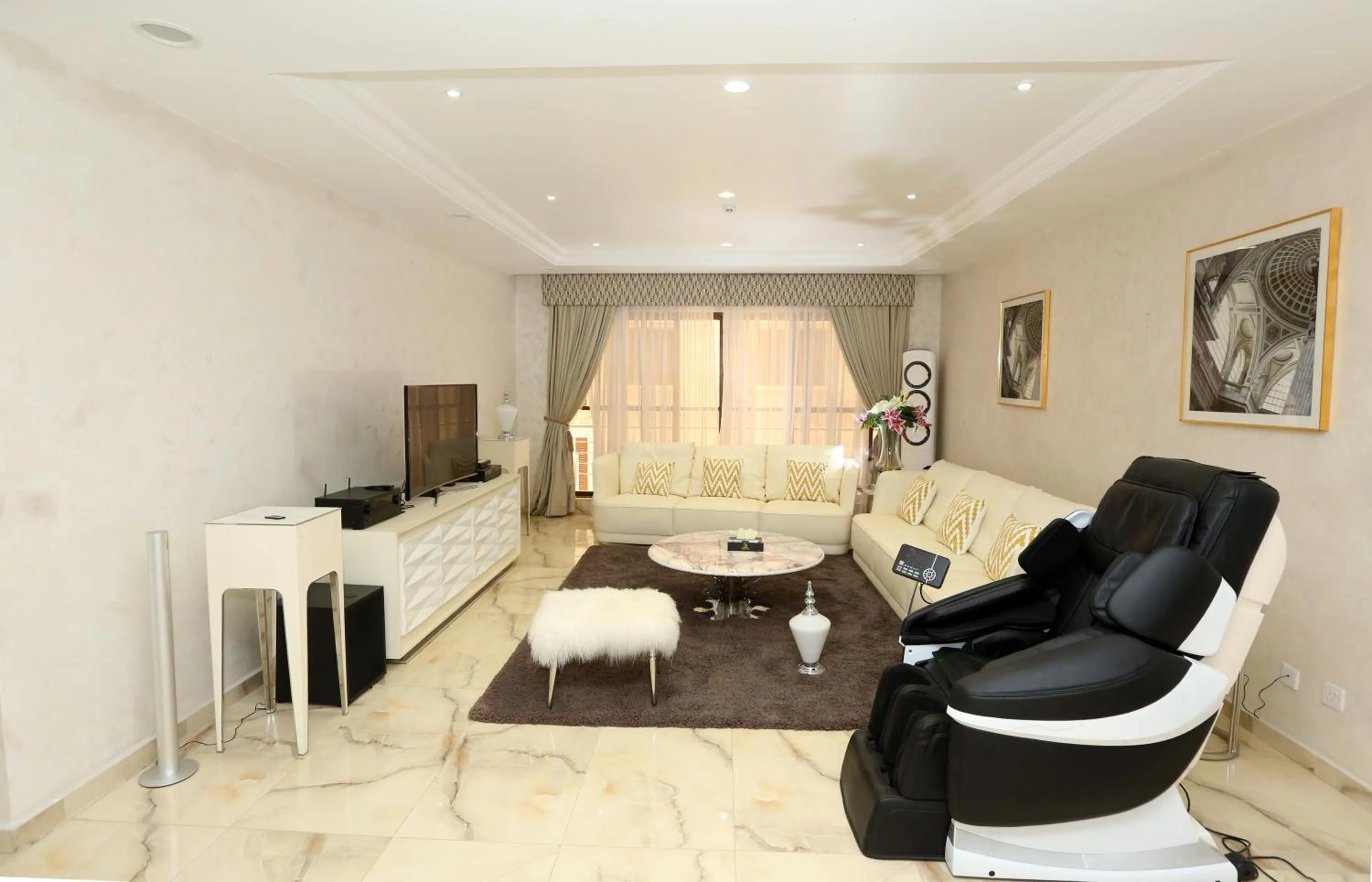 TV and multimedia in The Wells Carlton