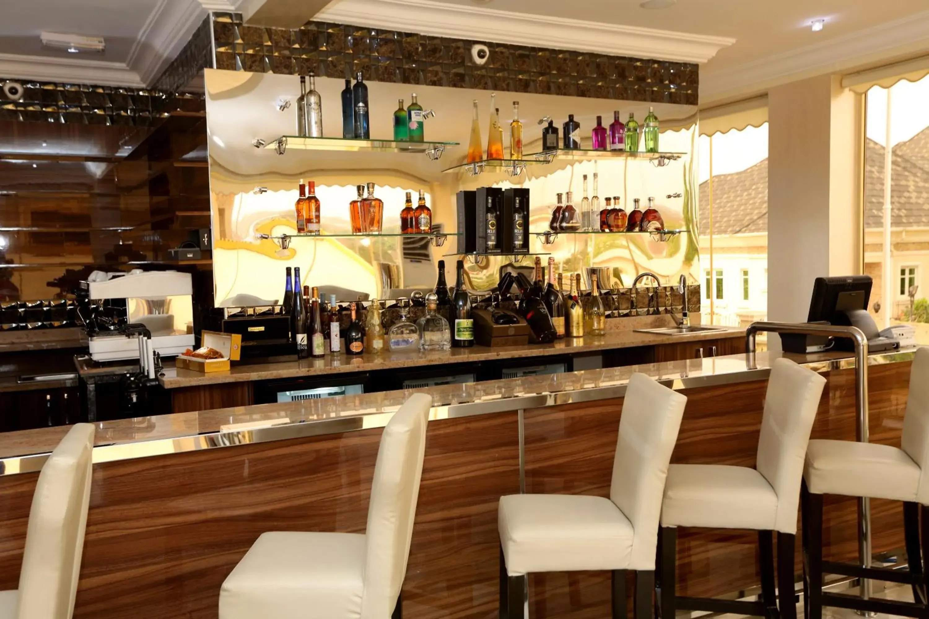 Lounge or bar in The Wells Carlton Lounge or bar in The Wells Carlton