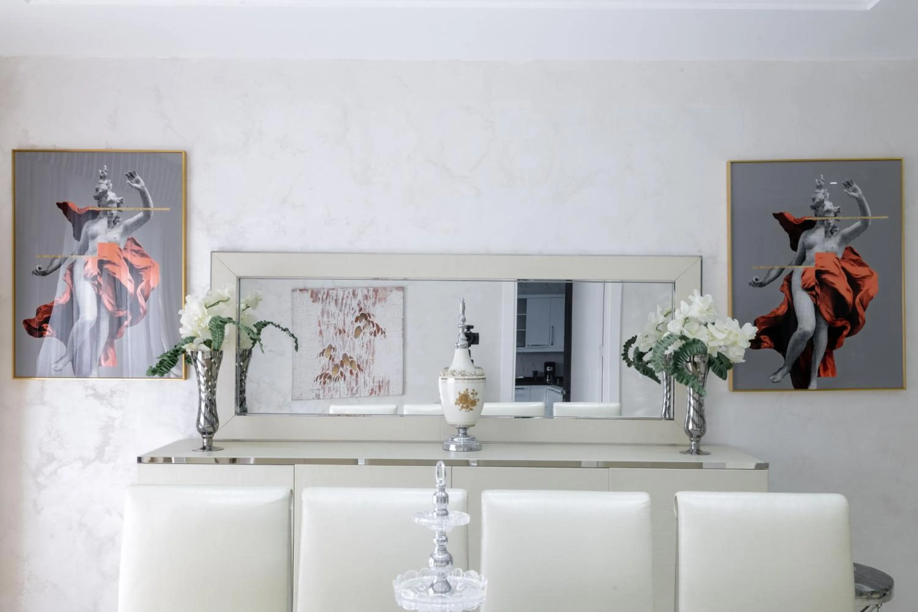 Dining area in The Wells Carlton