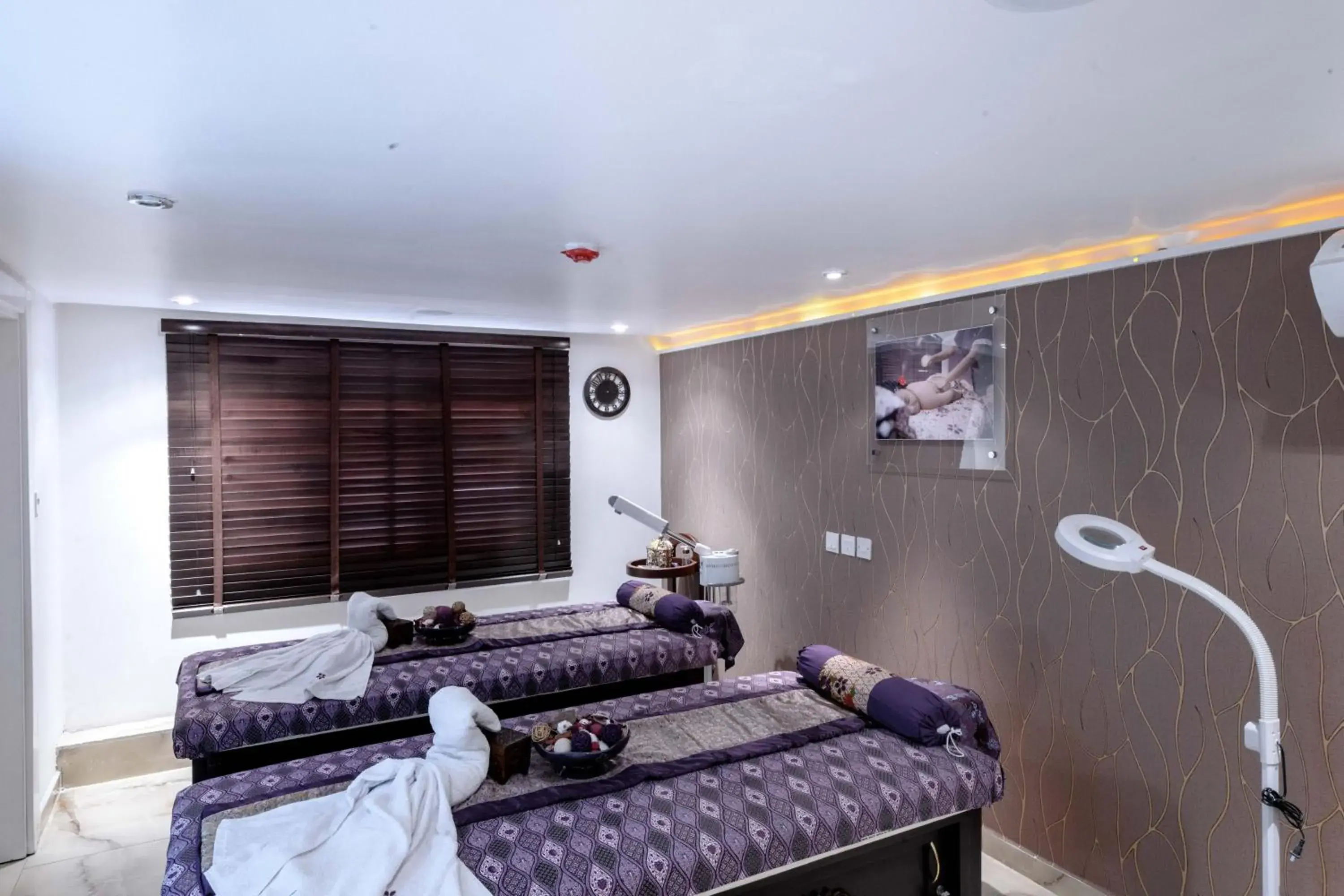 Living room, Bed in The Wells Carlton Living room, Bed in The Wells Carlton