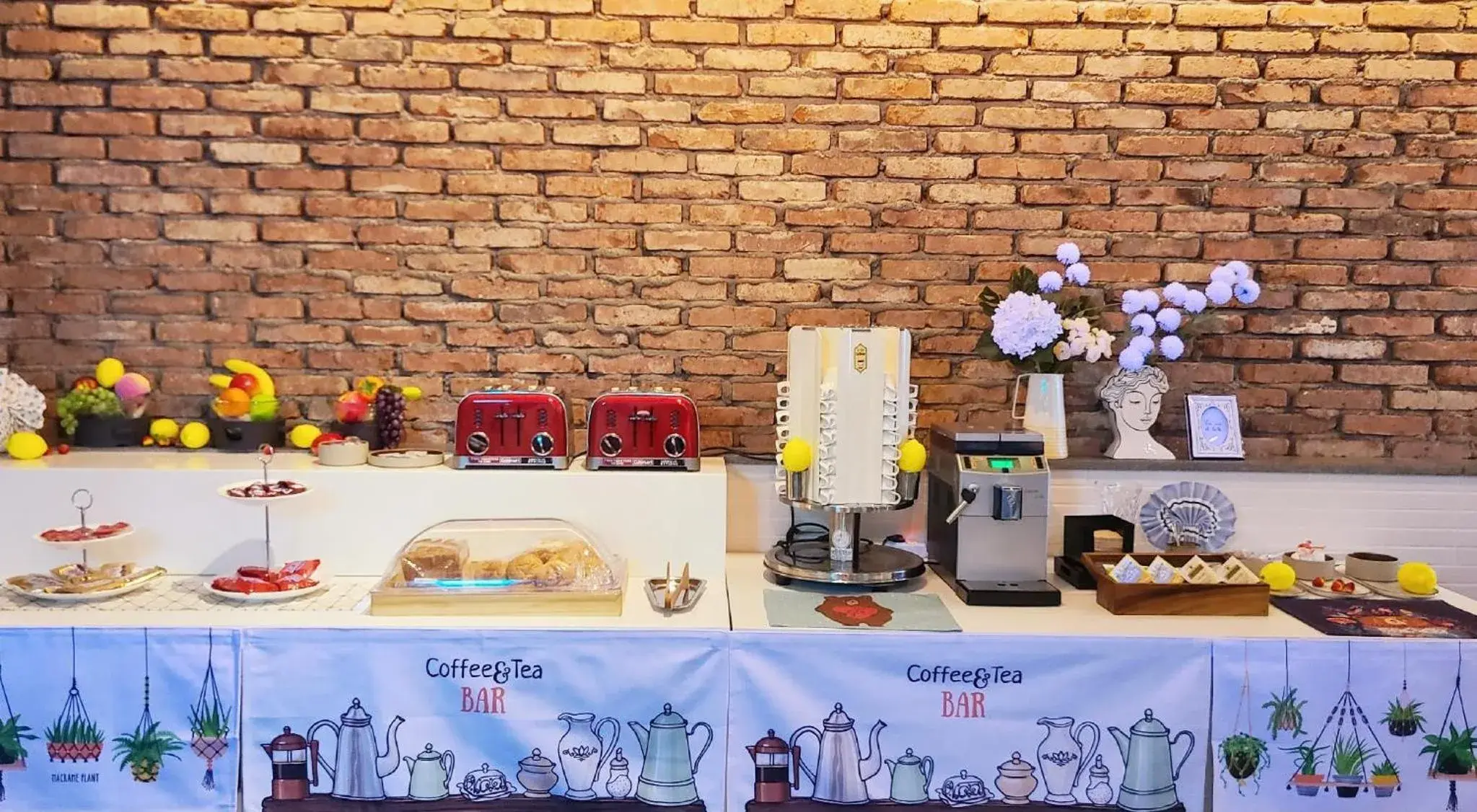 Restaurant/places to eat in Jeju Bricks Hotel Restaurant/places to eat in Jeju Bricks Hotel