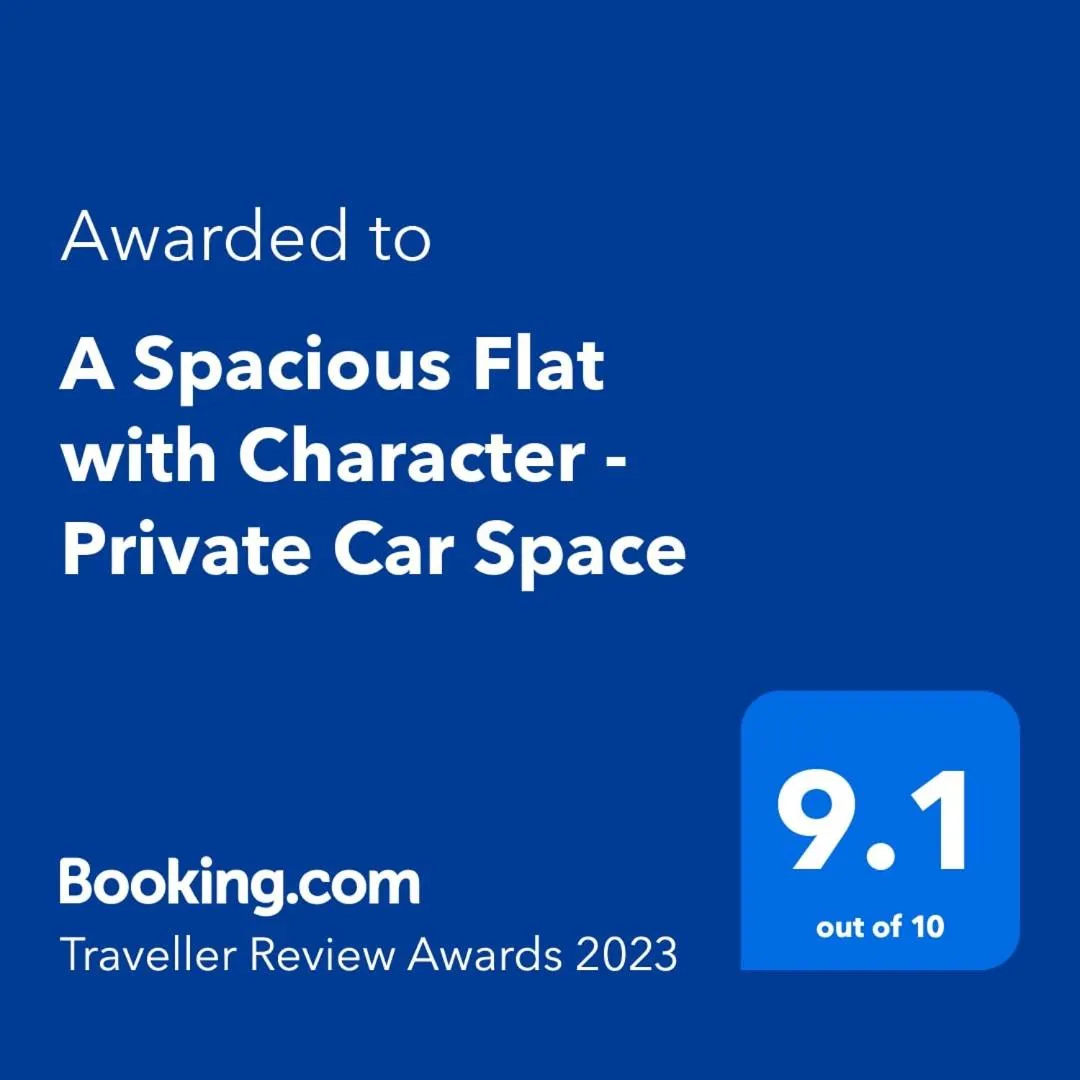 A Spacious Flat with Character - Private Car Space
