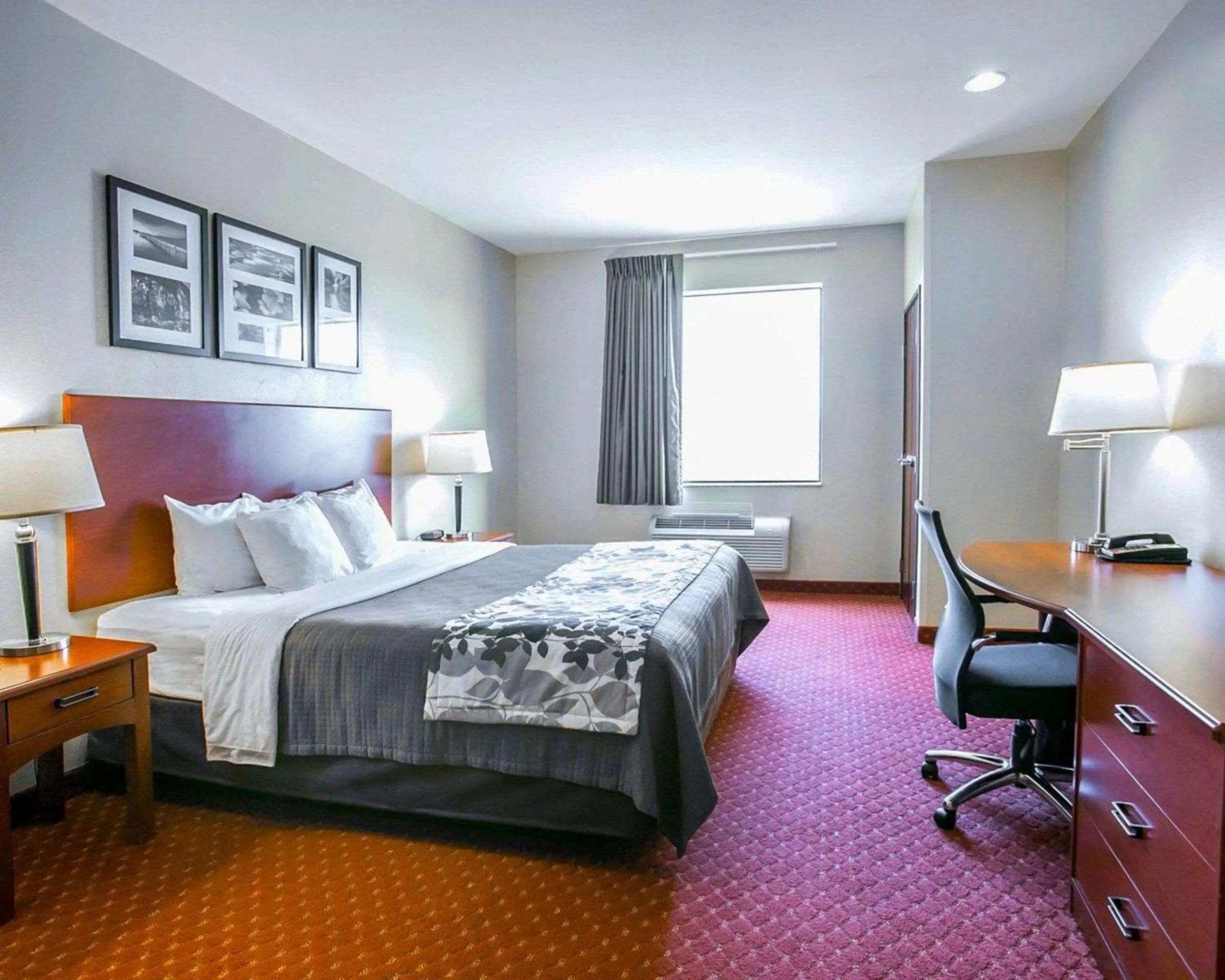 Photo of the whole room, Bed in Sleep Inn & Suites New Braunfels