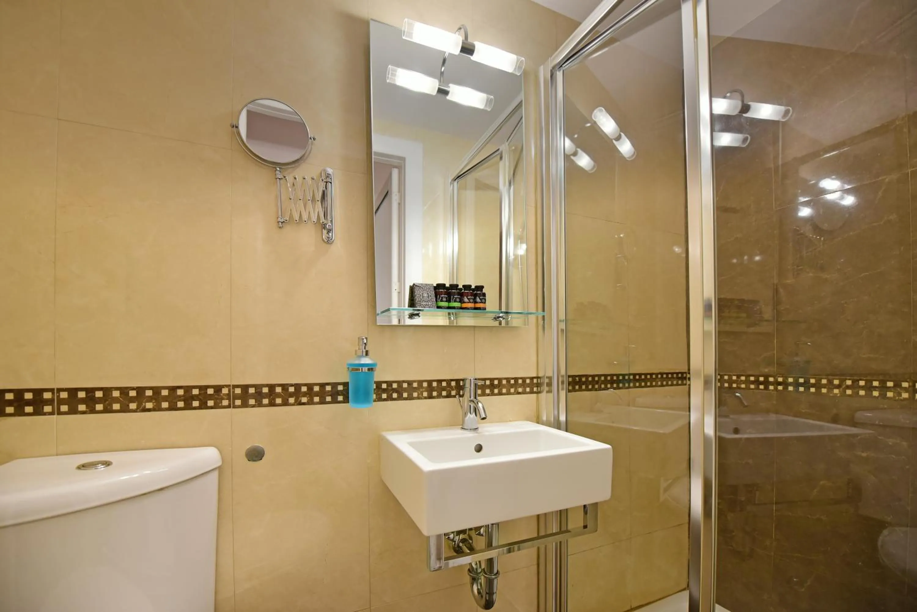 Shower in Hotel Sophia