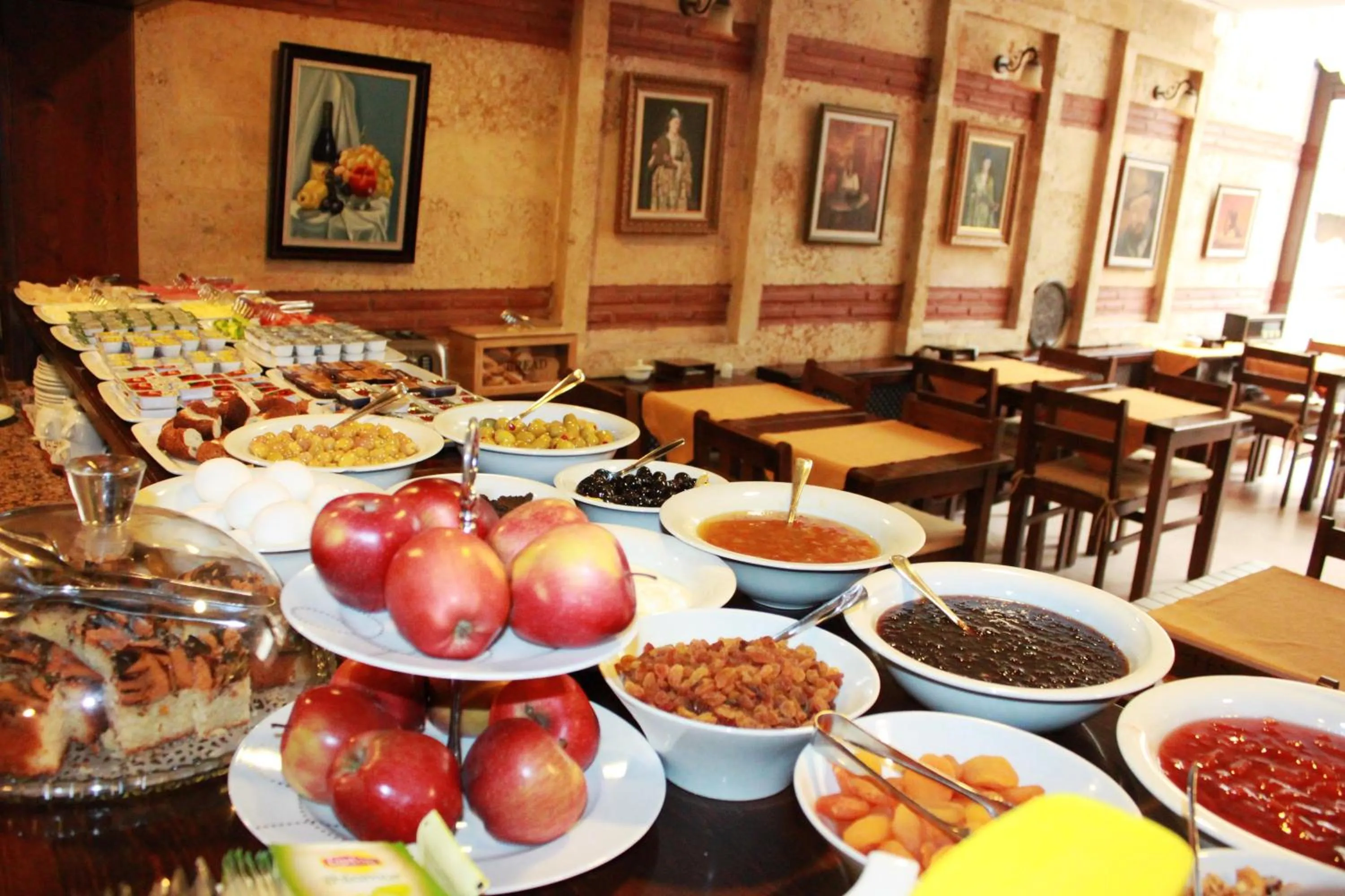 Buffet breakfast in Hotel SultanHill