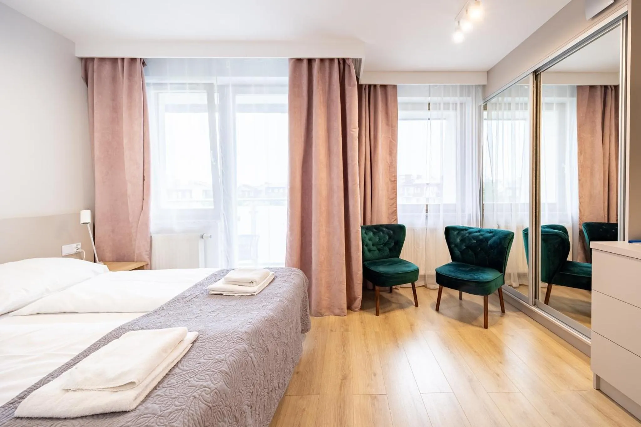 View (from property/room), Bed in Apartamenty Rondo