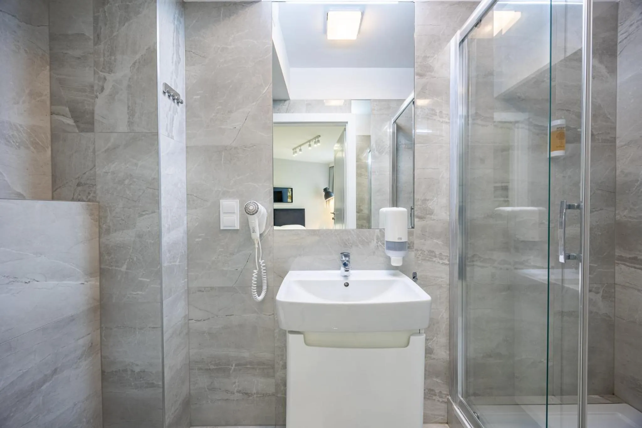 Shower in Apartamenty Rondo