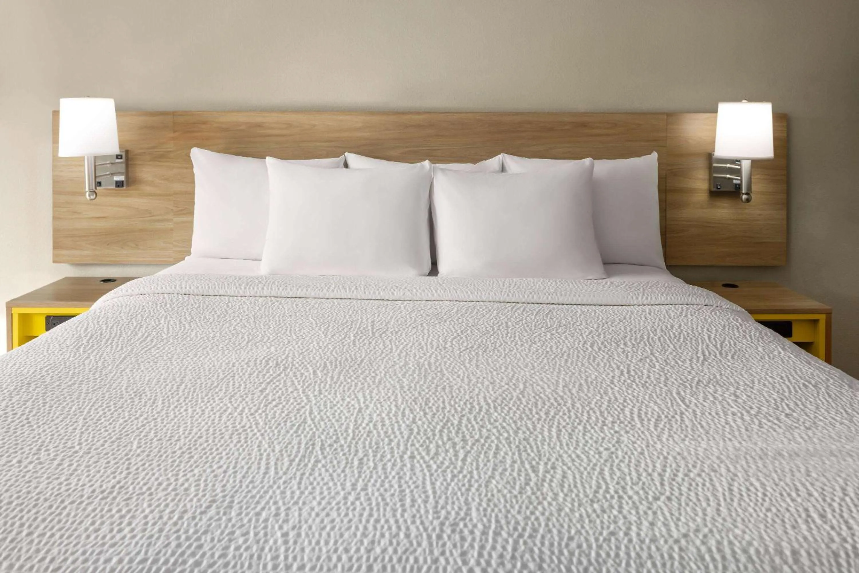 Photo of the whole room in Days Inn by Wyndham Pottstown