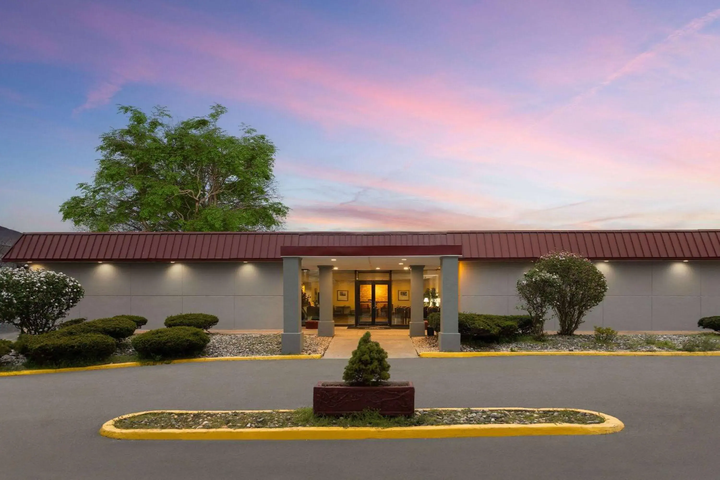 Property building in Days Inn by Wyndham Pottstown Property building in Days Inn by Wyndham Pottstown