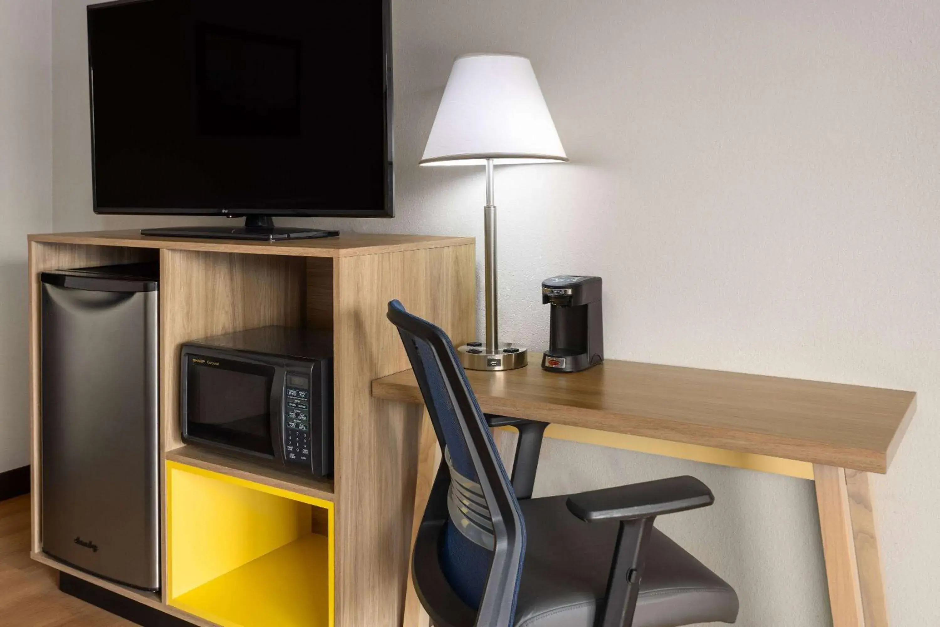 Photo of the whole room in Days Inn by Wyndham Pottstown Photo of the whole room in Days Inn by Wyndham Pottstown