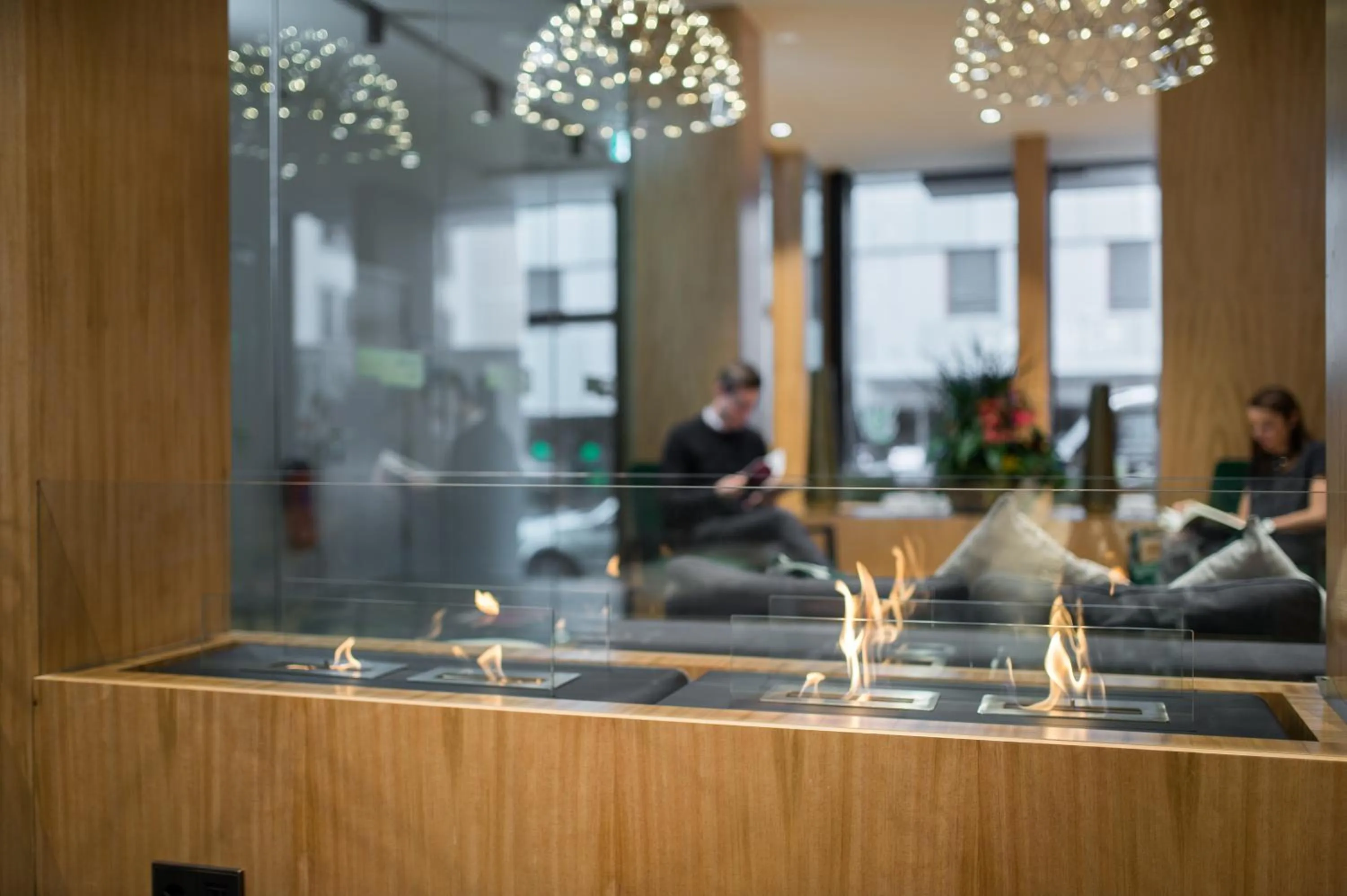 People in 9Hotel Paquis