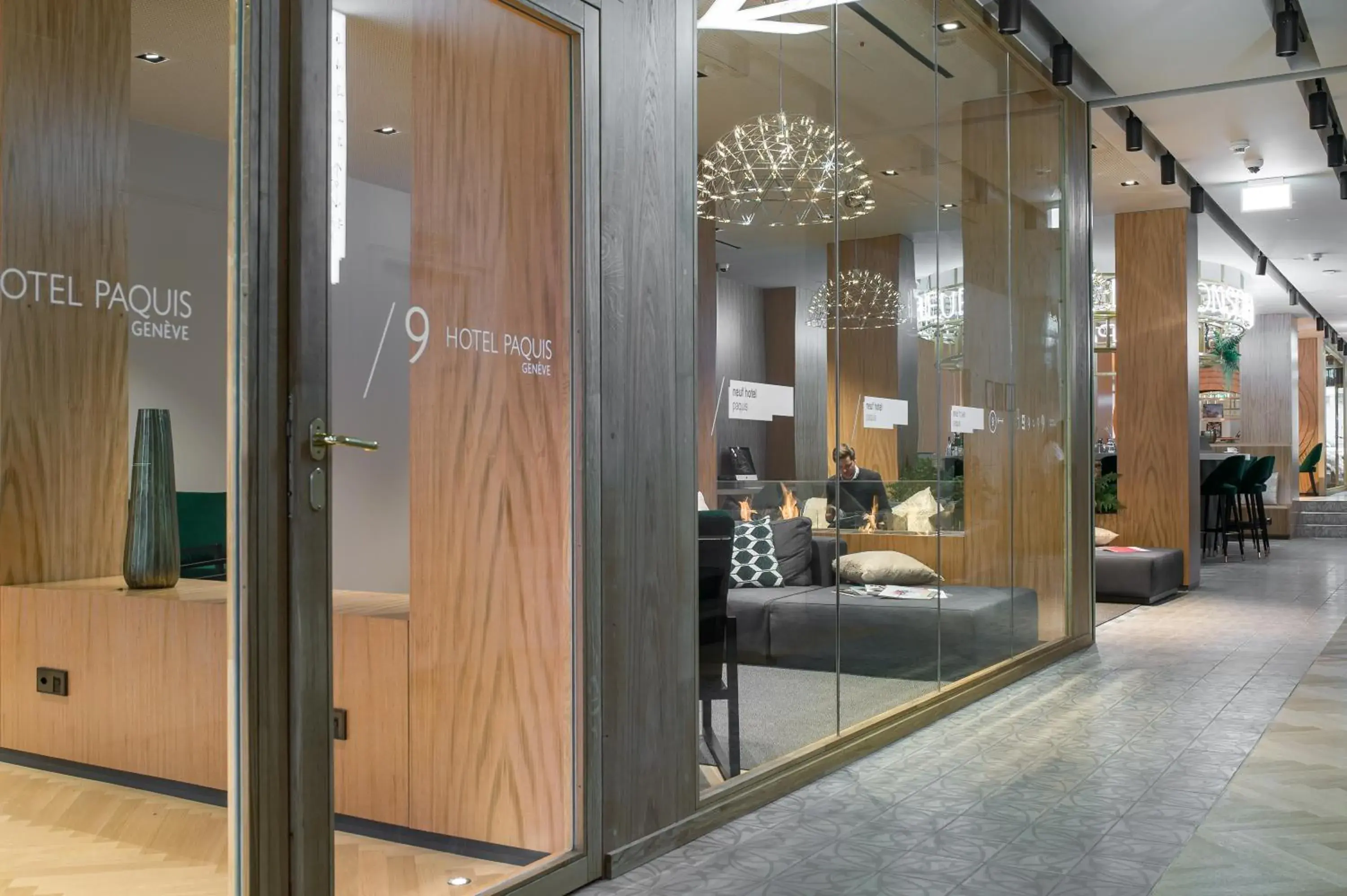 Lounge or bar in 9Hotel Paquis Lounge or bar in 9Hotel Paquis