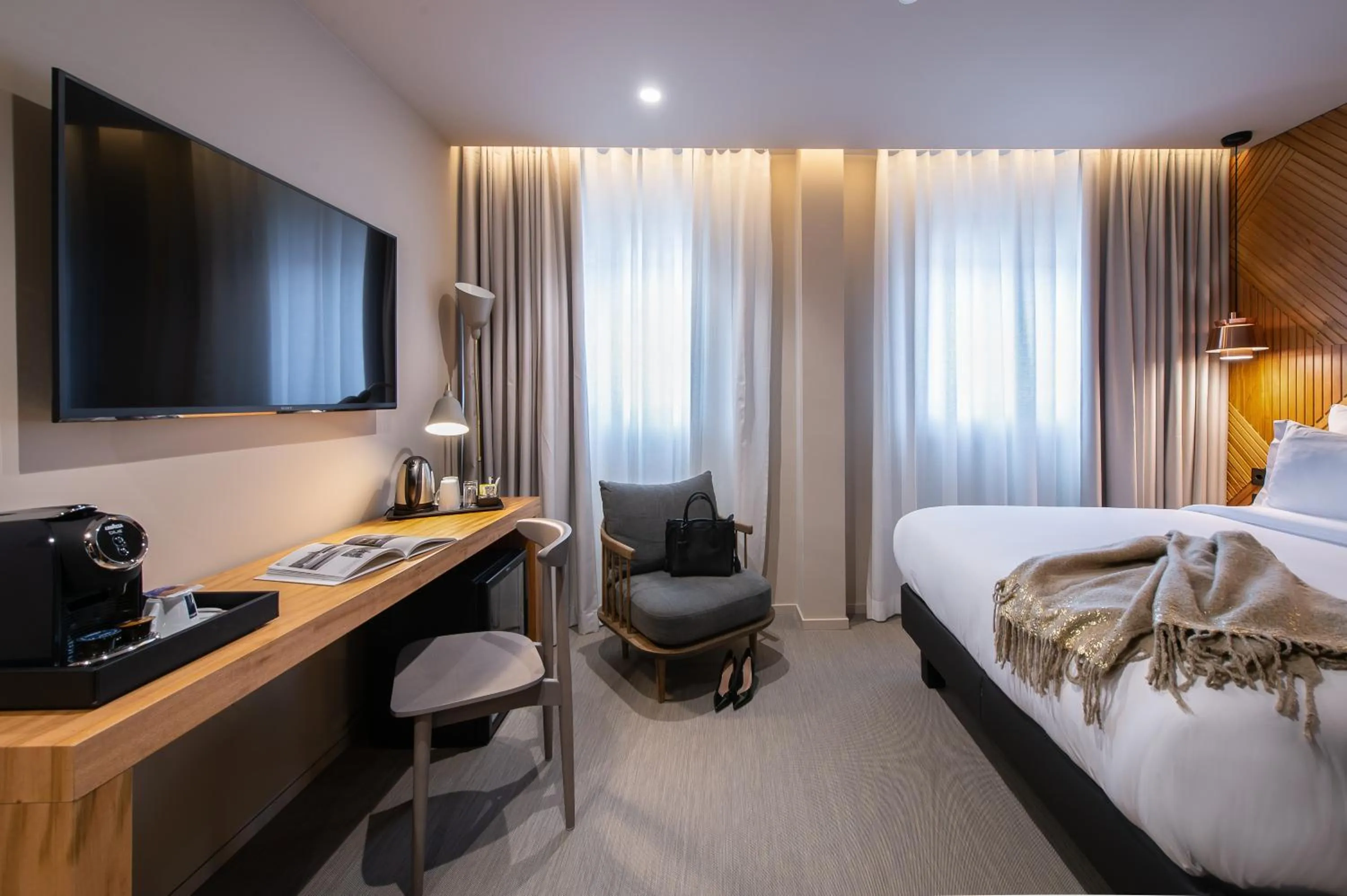 TV and multimedia, Bed in 9Hotel Paquis