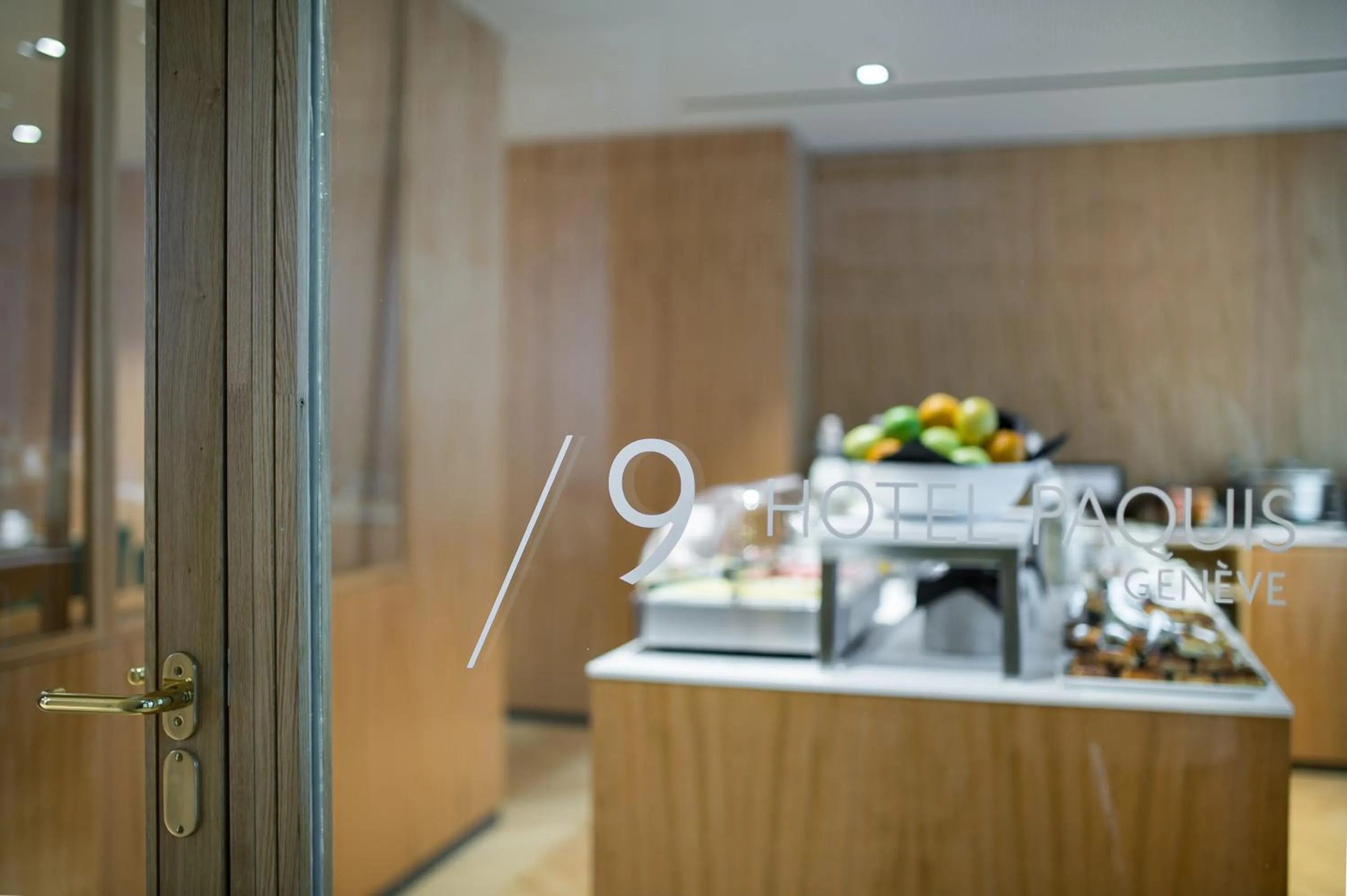 Food and drinks in 9Hotel Paquis