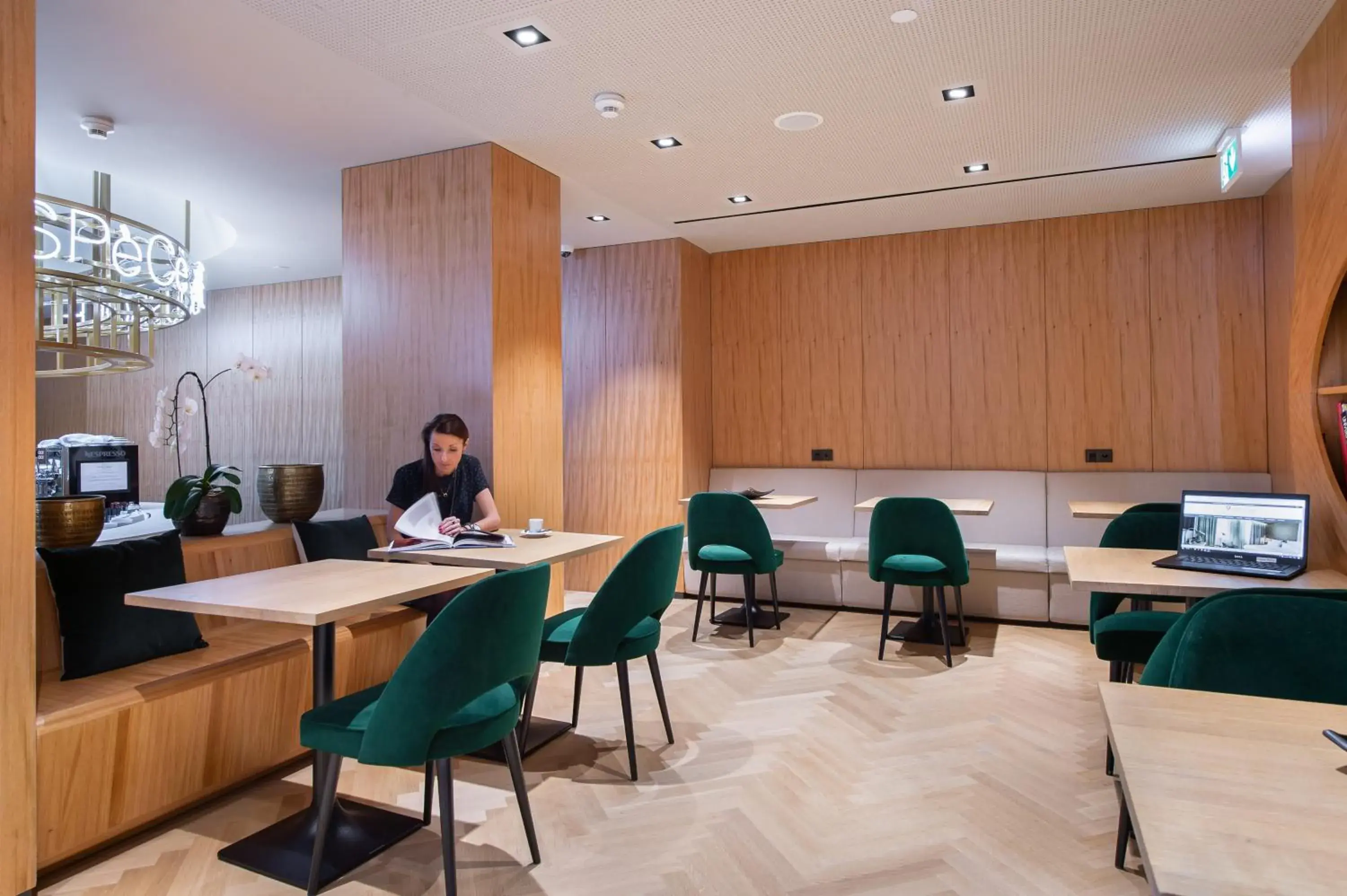 Living room in 9Hotel Paquis Living room in 9Hotel Paquis