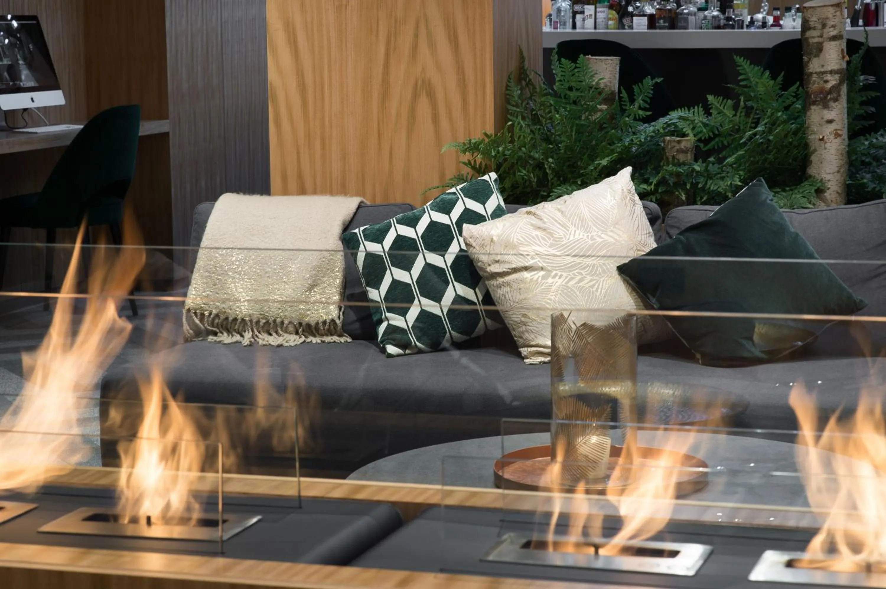 flat iron in 9Hotel Paquis