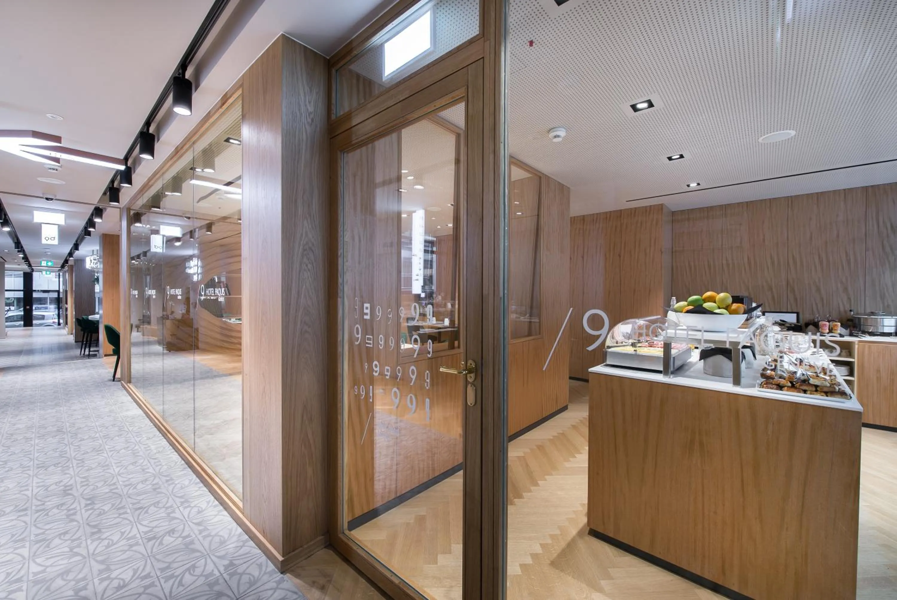 Food and drinks in 9Hotel Paquis