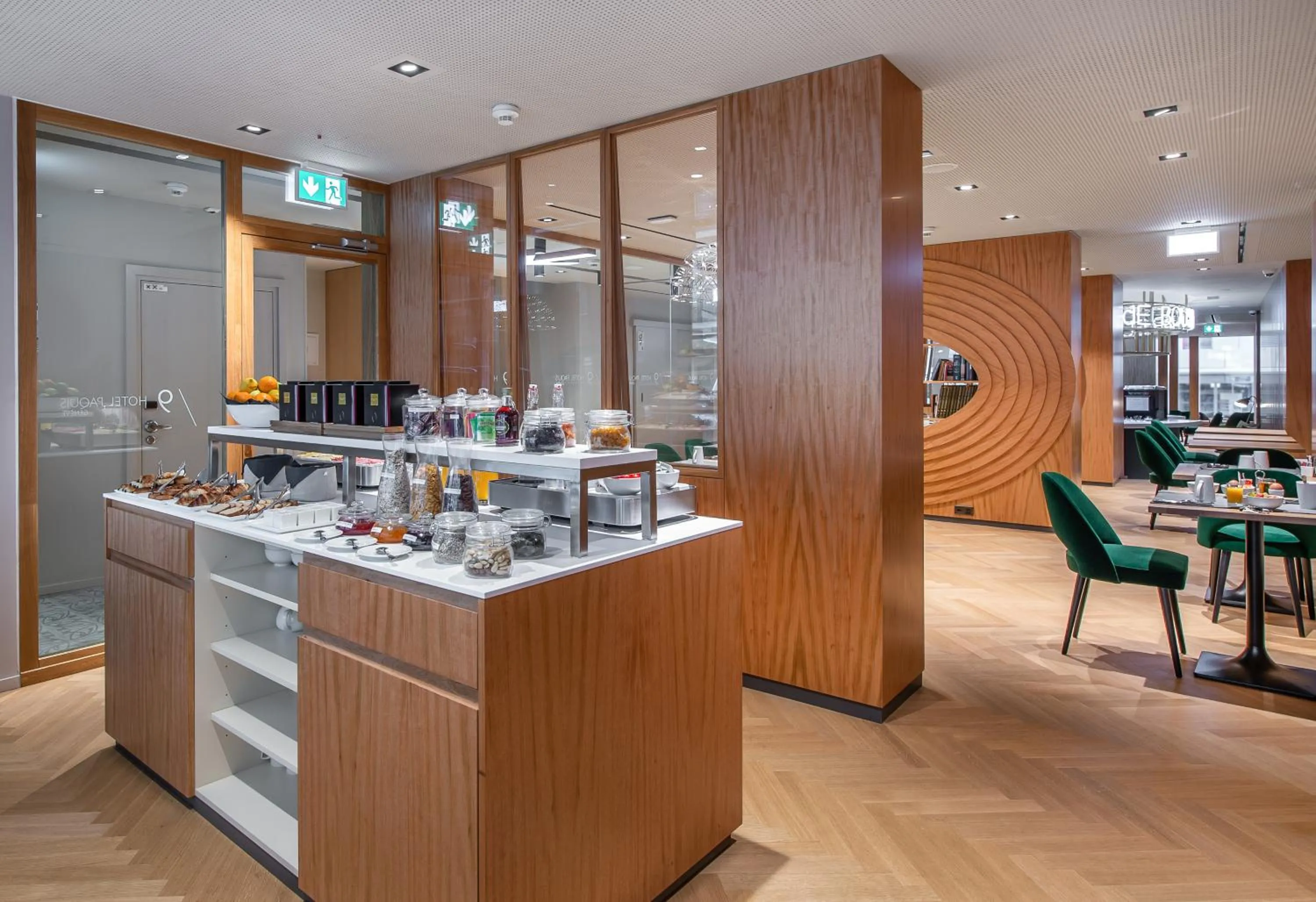 Food and drinks in 9Hotel Paquis