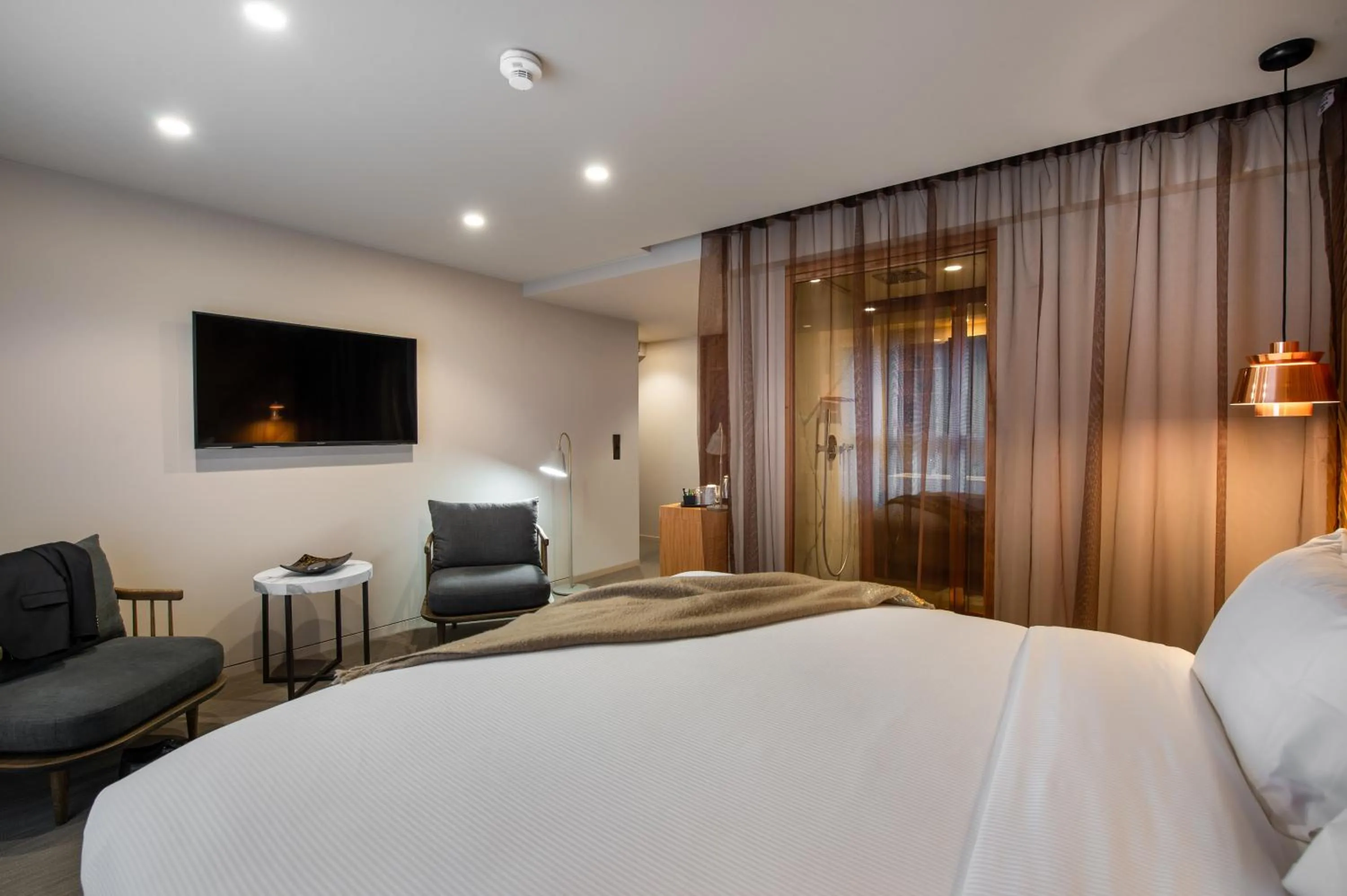 Photo of the whole room, Bed in 9Hotel Paquis