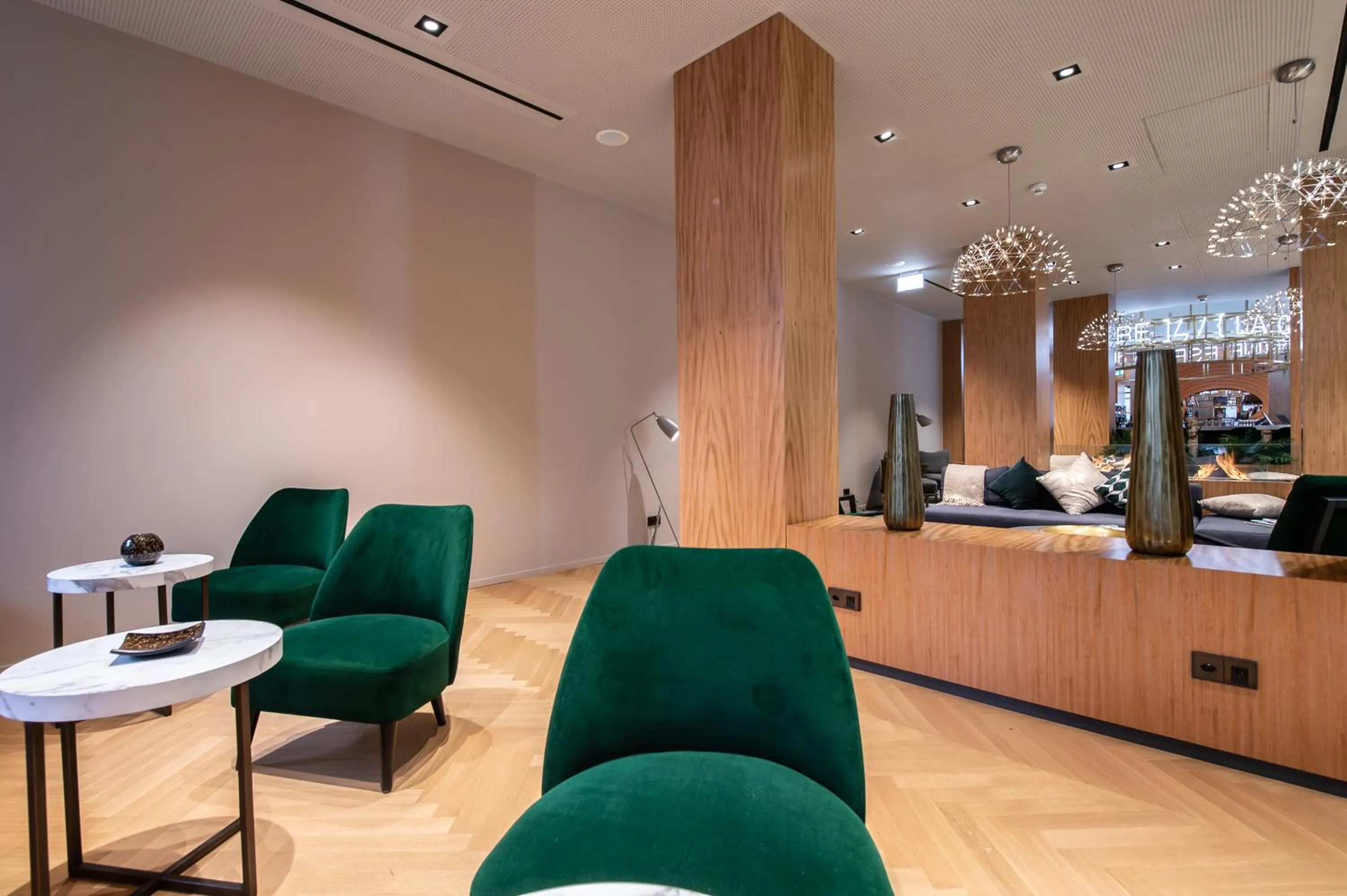 Seating area in 9Hotel Paquis