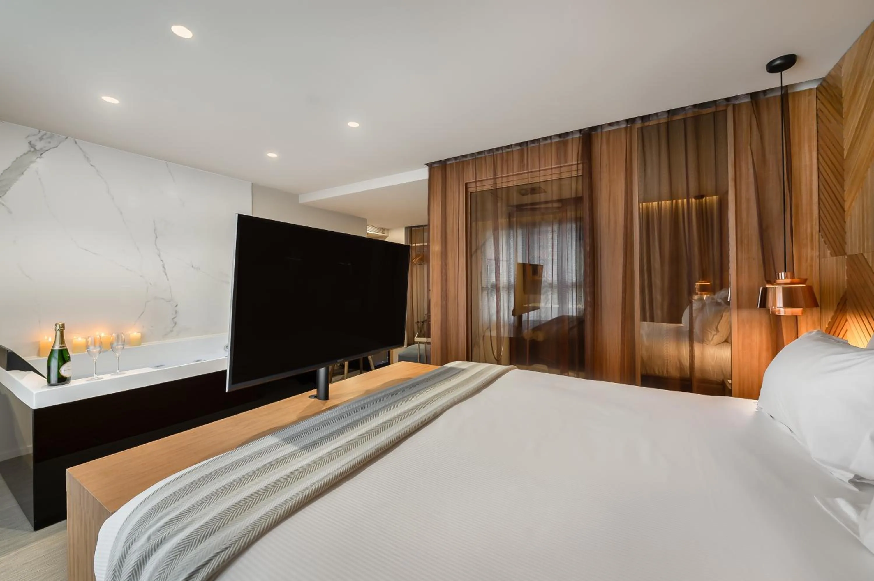 Photo of the whole room, Bed in 9Hotel Paquis