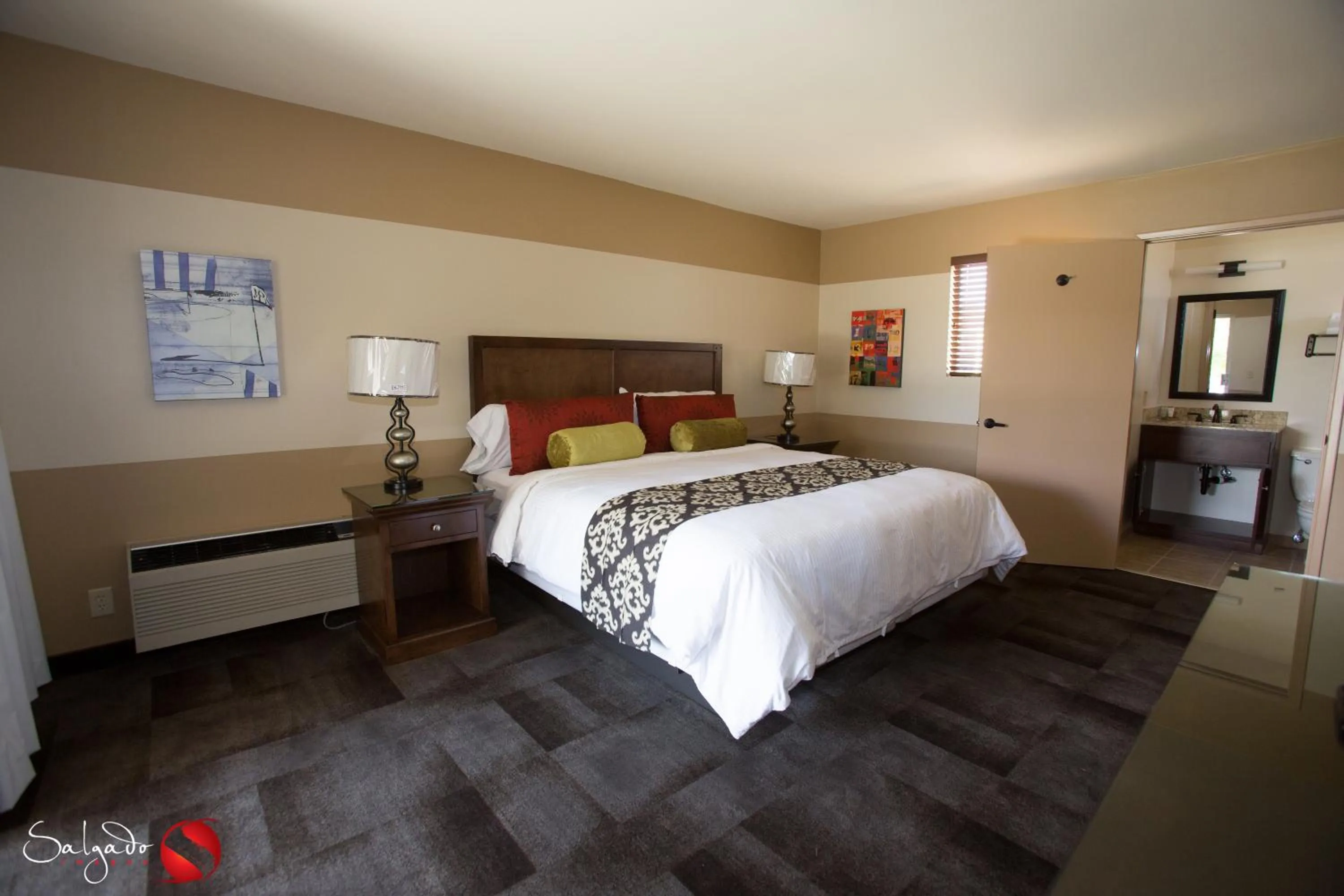 Shower in Carlton Oaks Lodge, an Ascend Collection Hotel