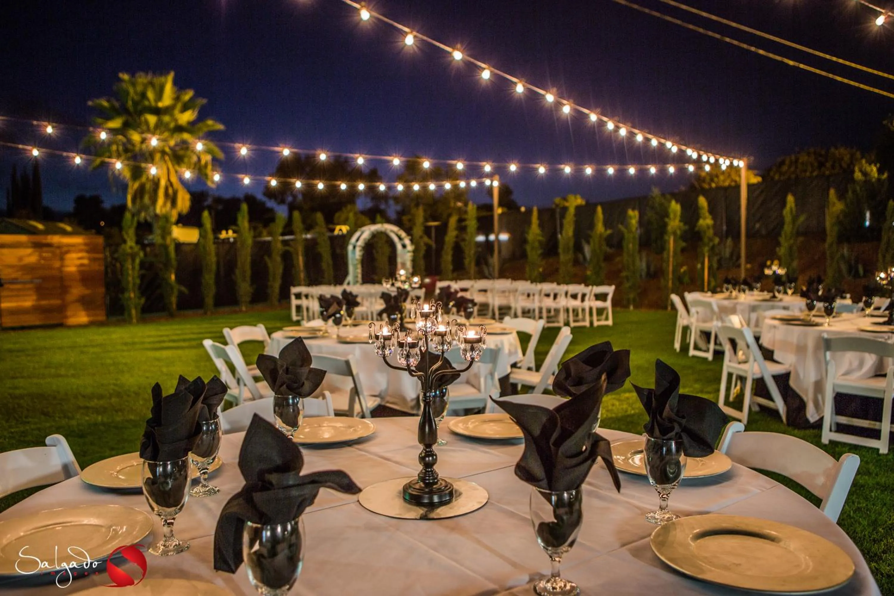 Restaurant/places to eat in Carlton Oaks Lodge, an Ascend Collection Hotel