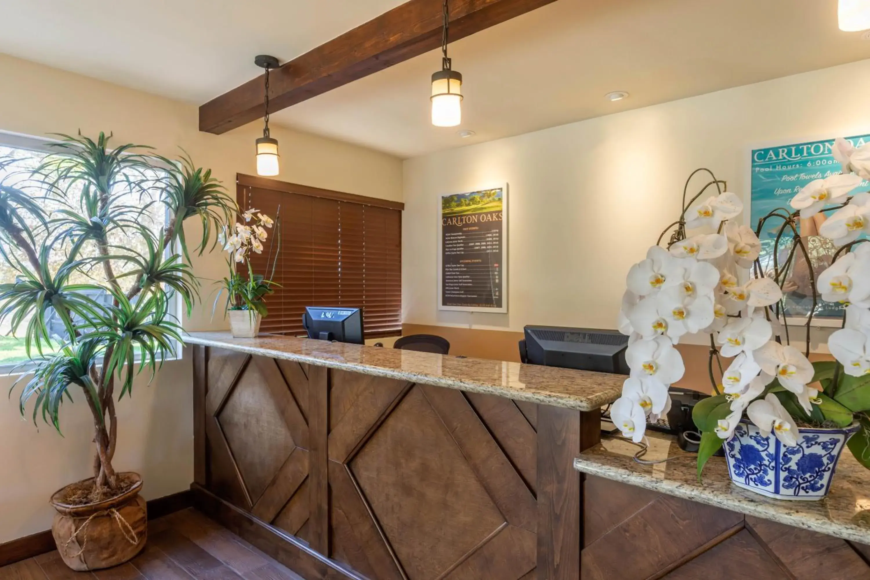 Lobby or reception in Carlton Oaks Lodge, an Ascend Collection Hotel Lobby or reception in Carlton Oaks Lodge, an Ascend Collection Hotel