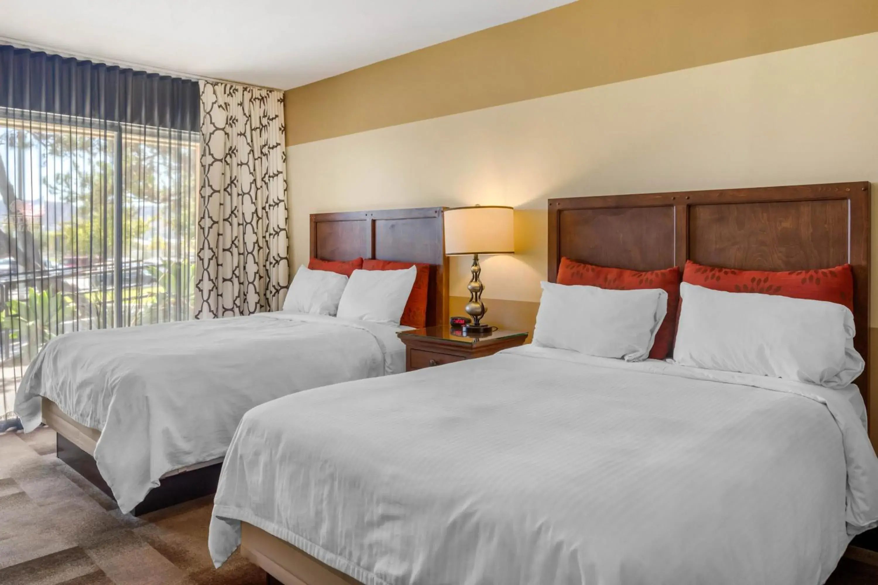 Standard Room, 2 Double Beds, Non-Smoking in Carlton Oaks Lodge, an Ascend Collection Hotel Standard Room, 2 Double Beds, Non-Smoking in Carlton Oaks Lodge, an Ascend Collection Hotel