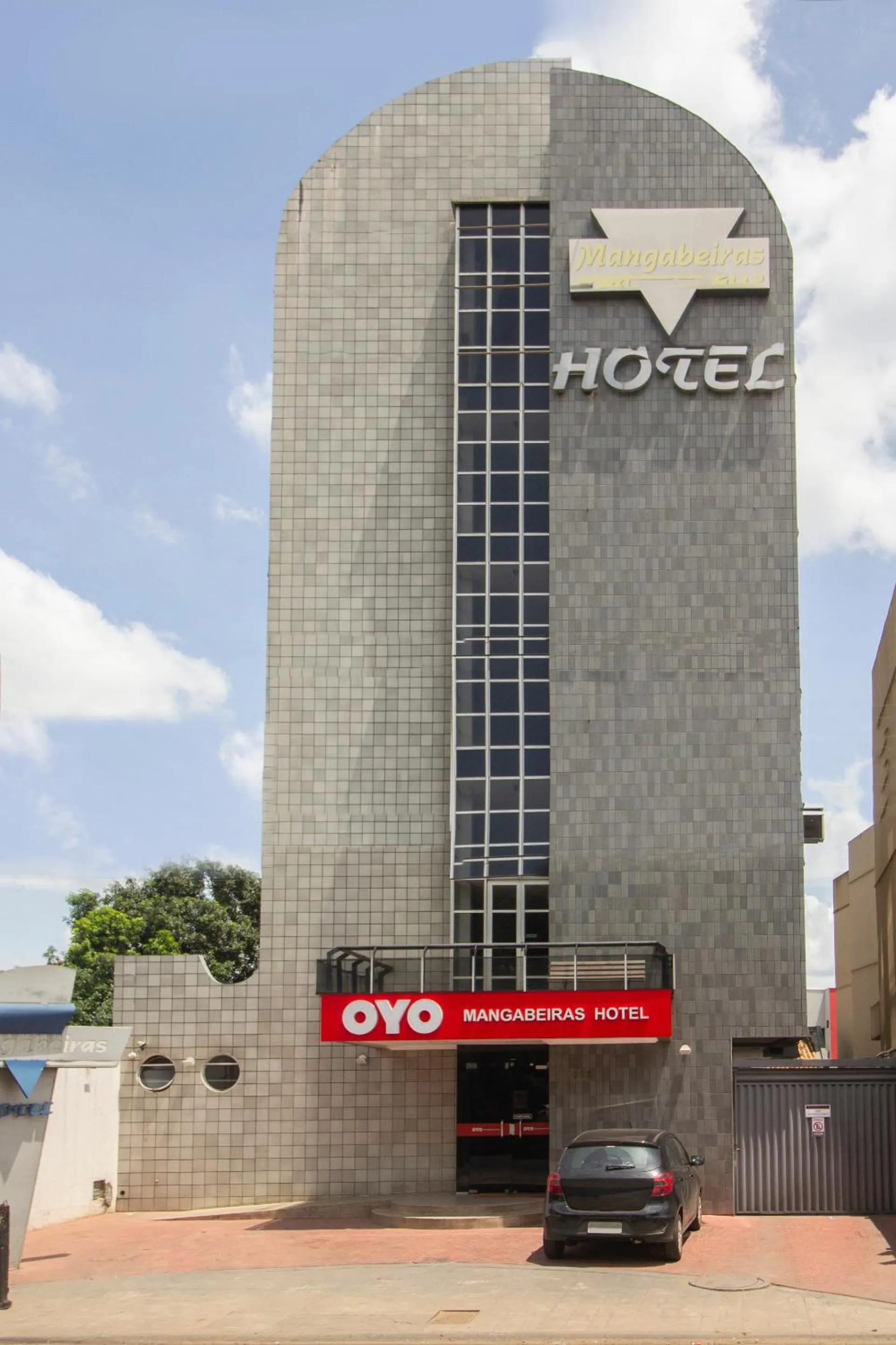 Facade/entrance in Mangabeiras Hotel
