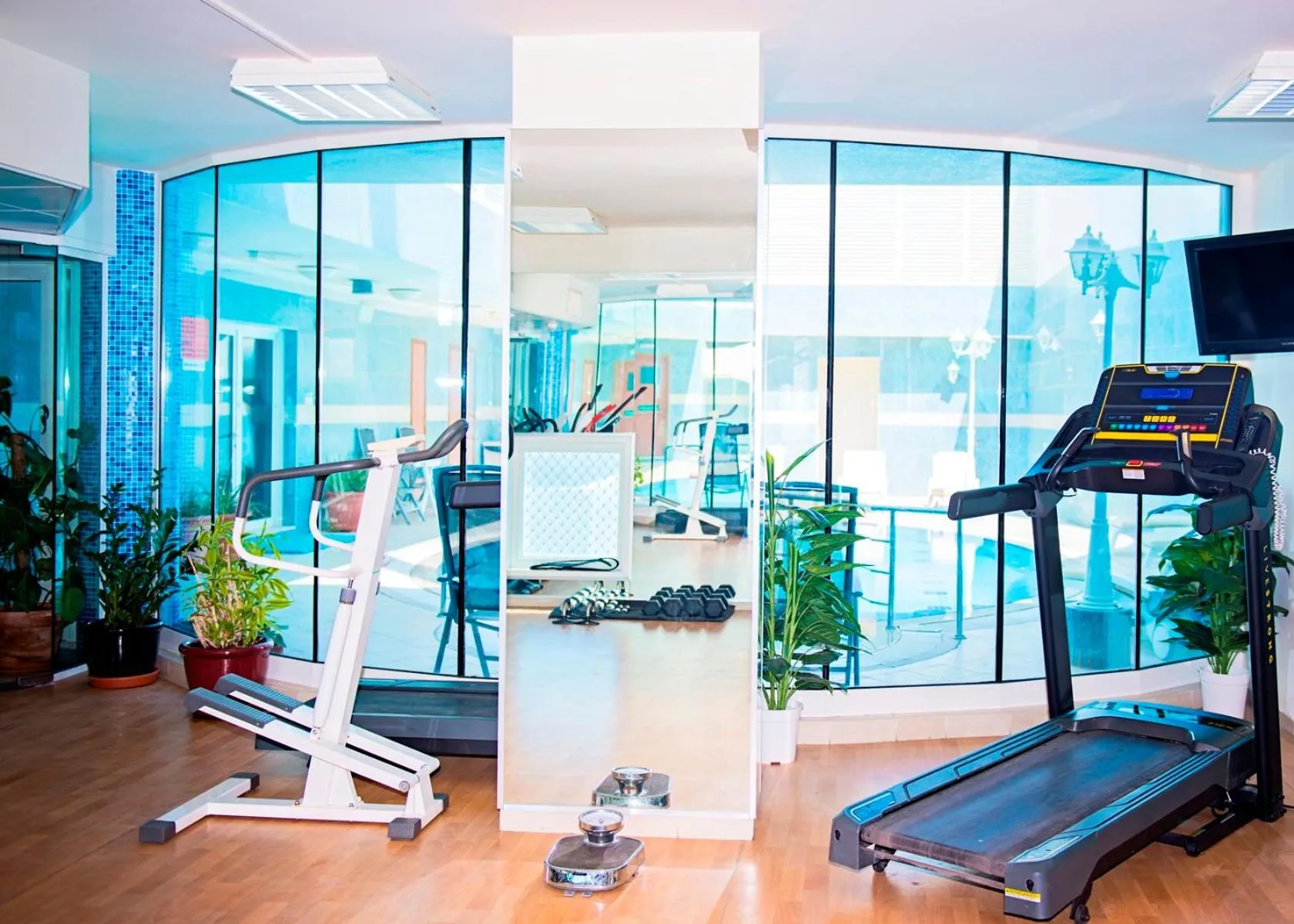 Fitness centre/facilities in Platinum Hotel Apartments