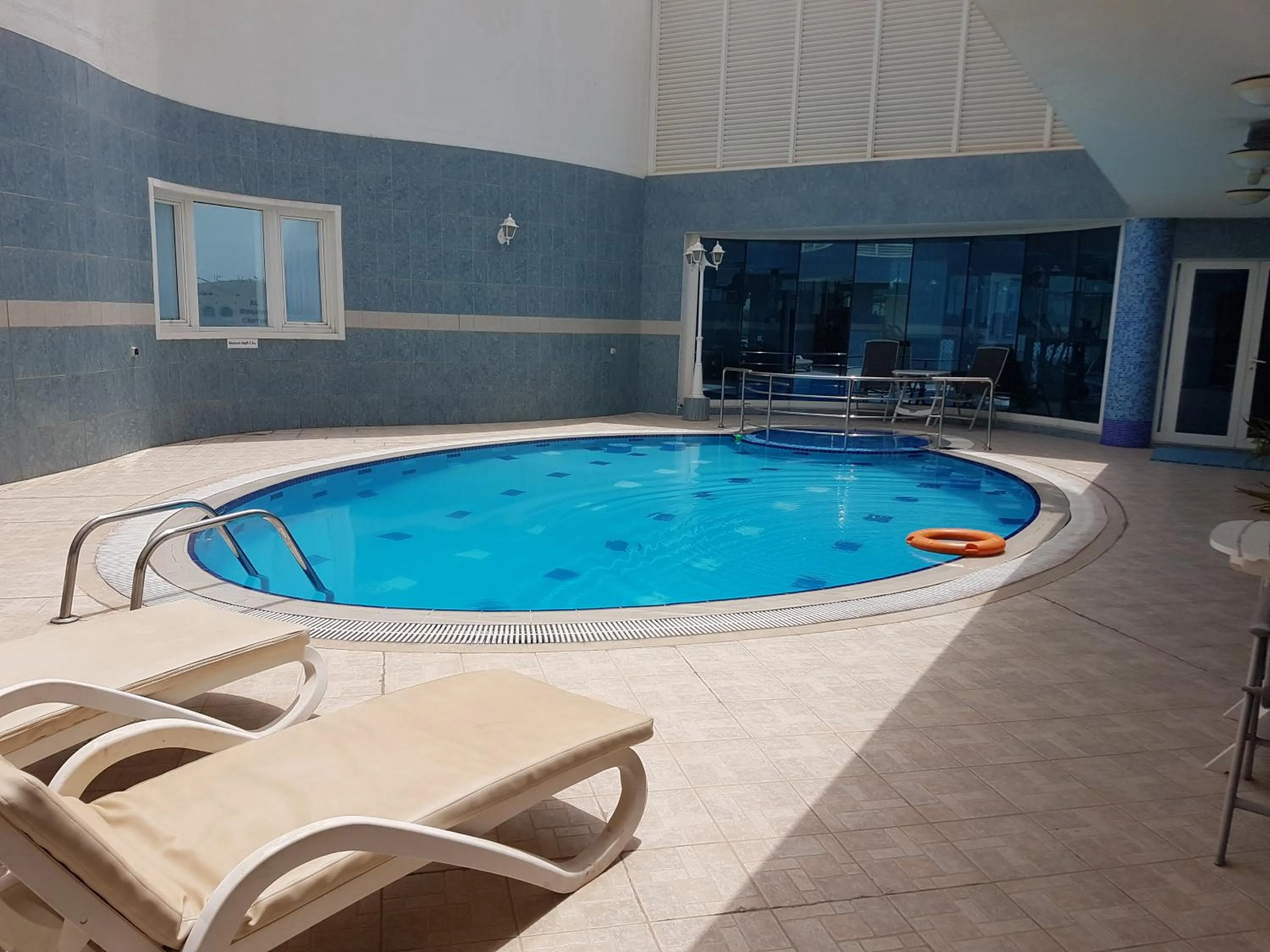 Swimming pool in Platinum Hotel Apartments